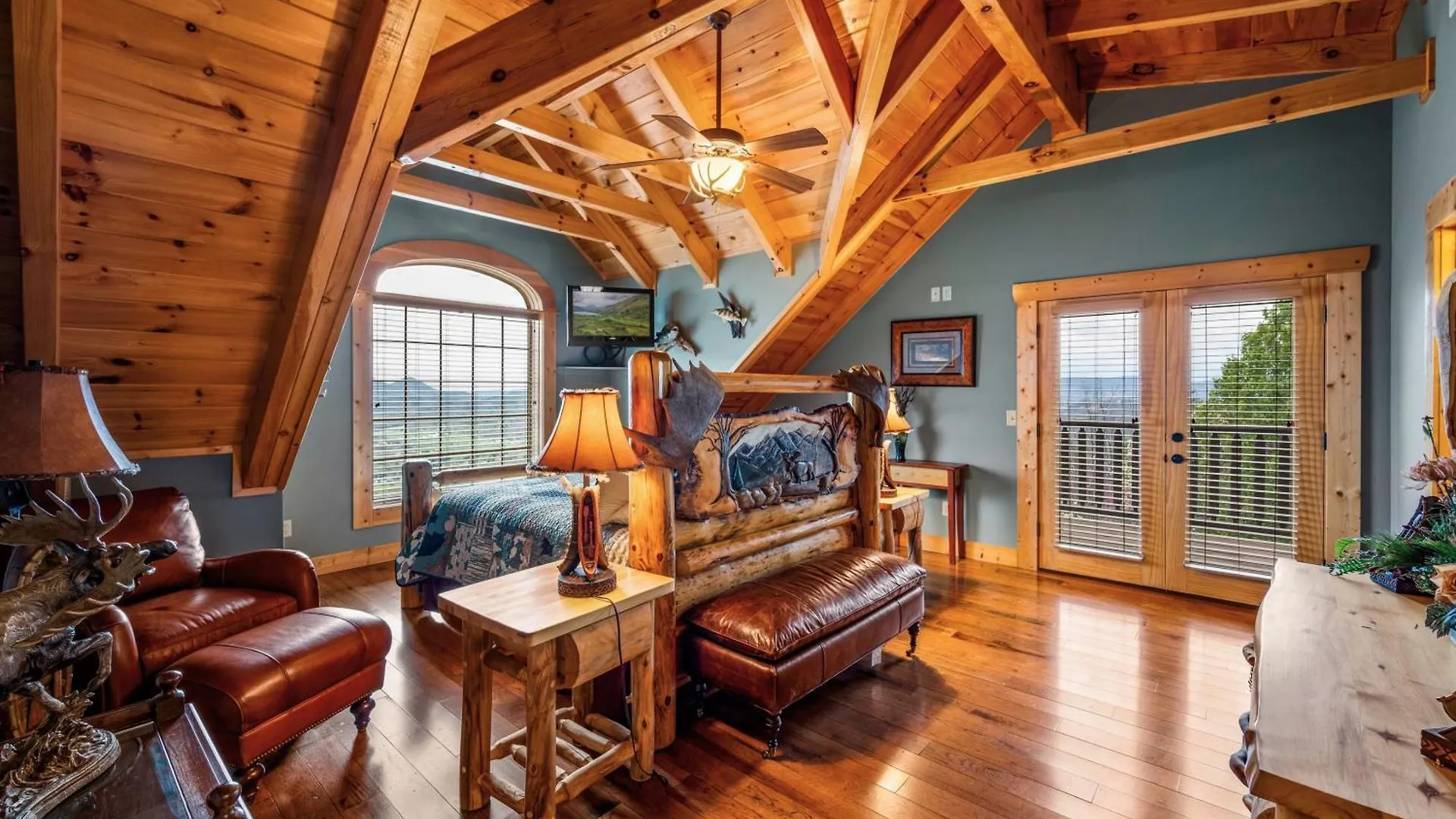 Scenic Views Estate *