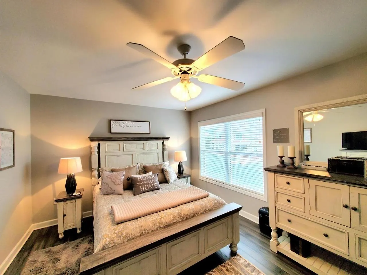 #1 Ranked Condo, W Pool, Gym, Gamer Room!