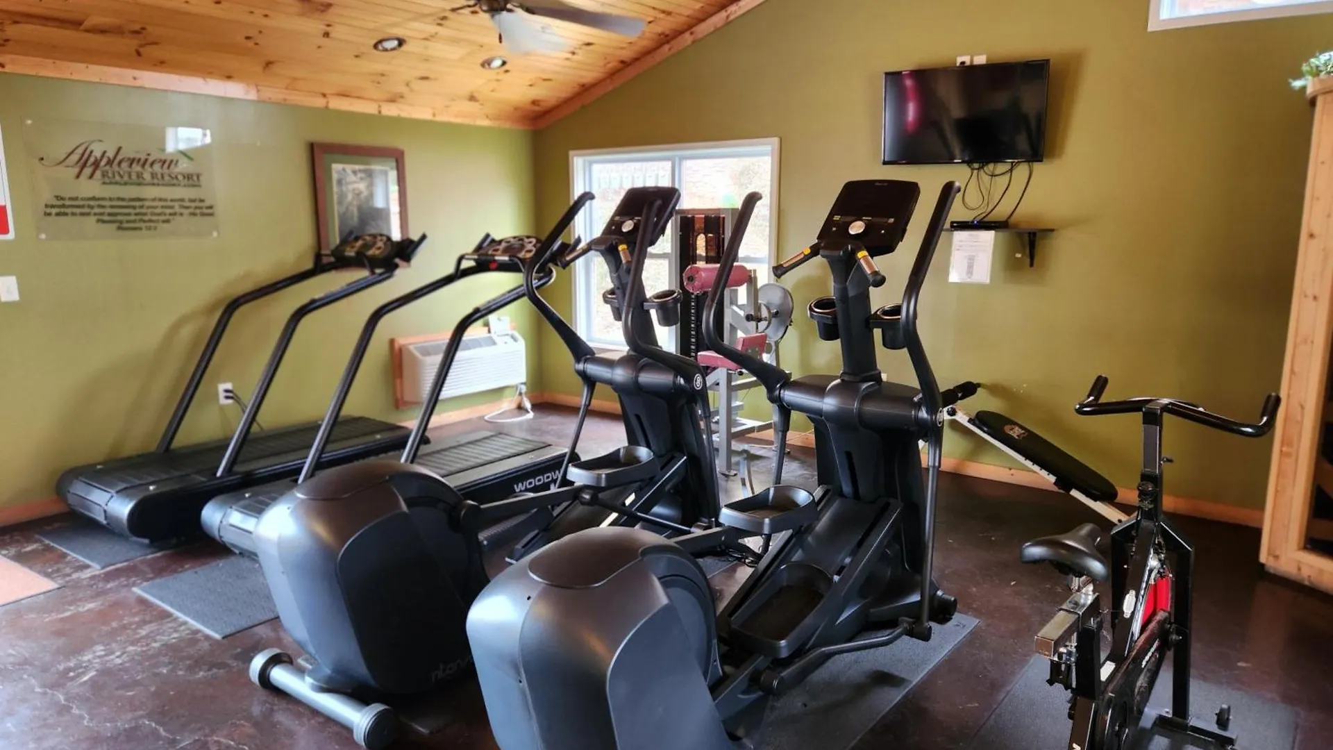 #1 Ranked Condo, W Pool, Gym, Gamer Room!