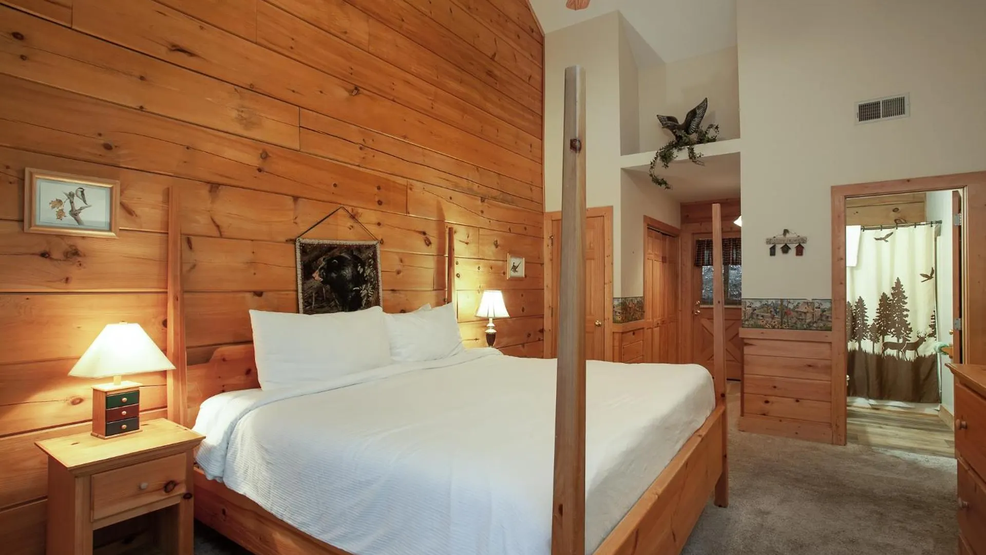 Holiday home 5 Mins To Strip W/ Hot Tub+grill+more *