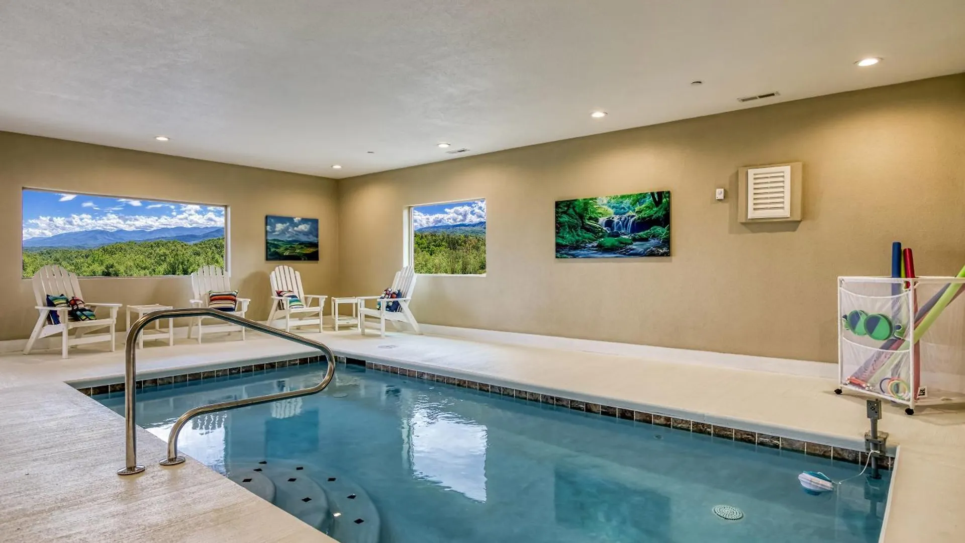 Gritz Carlton Lodge, 2 Large Cabins, 2 Pools, 2 Theater Rooms, 2 Game Rooms, Free Tickets
