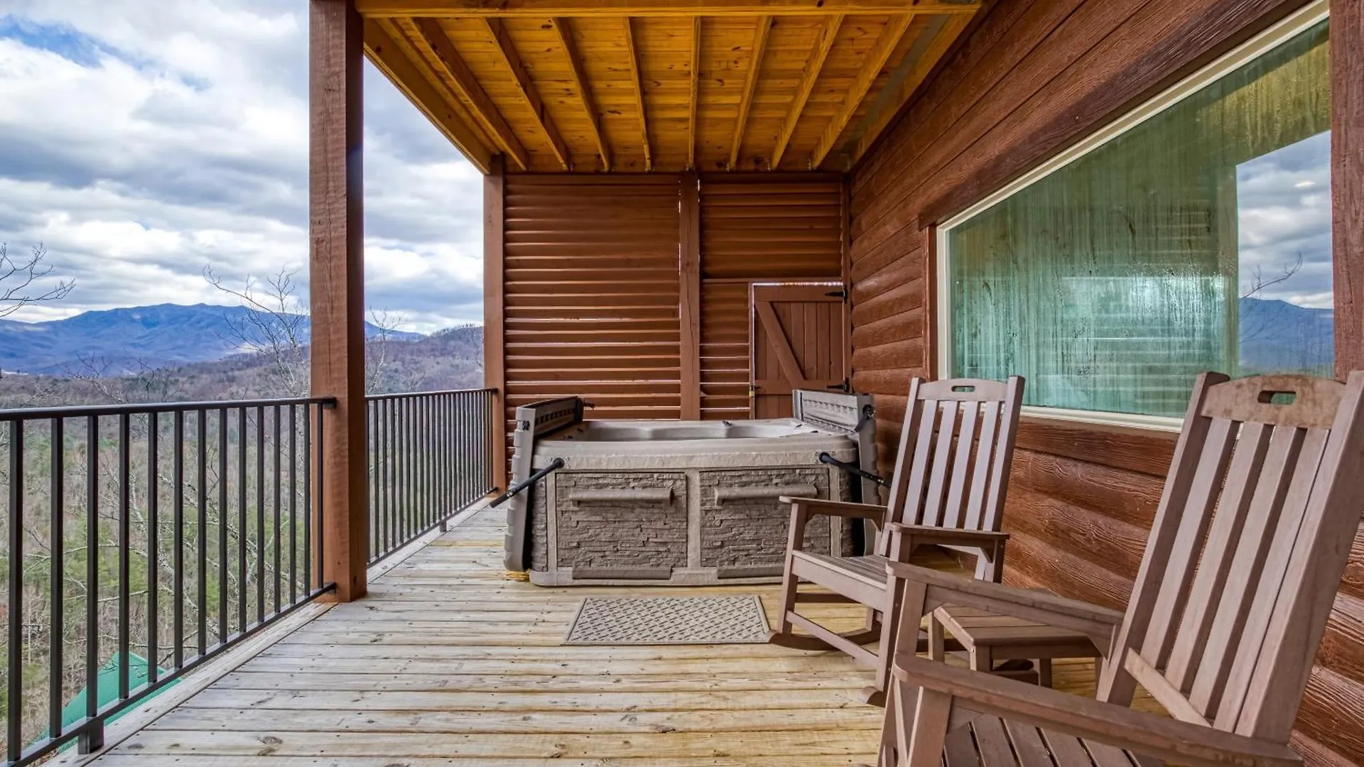 Gritz Carlton Lodge, 2 Large Cabins, 2 Pools, 2 Theater Rooms, 2 Game Rooms, Free Tickets *