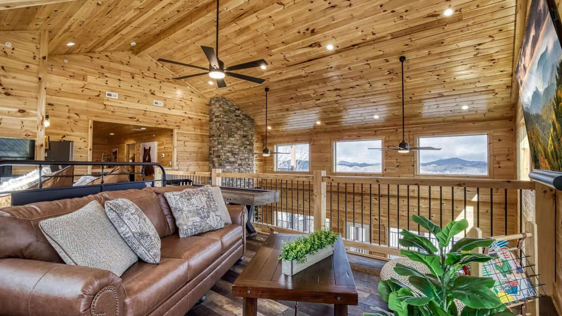 Gritz Carlton Lodge, 2 Large Cabins, 2 Pools, 2 Theater Rooms, 2 Game Rooms, Free Tickets *