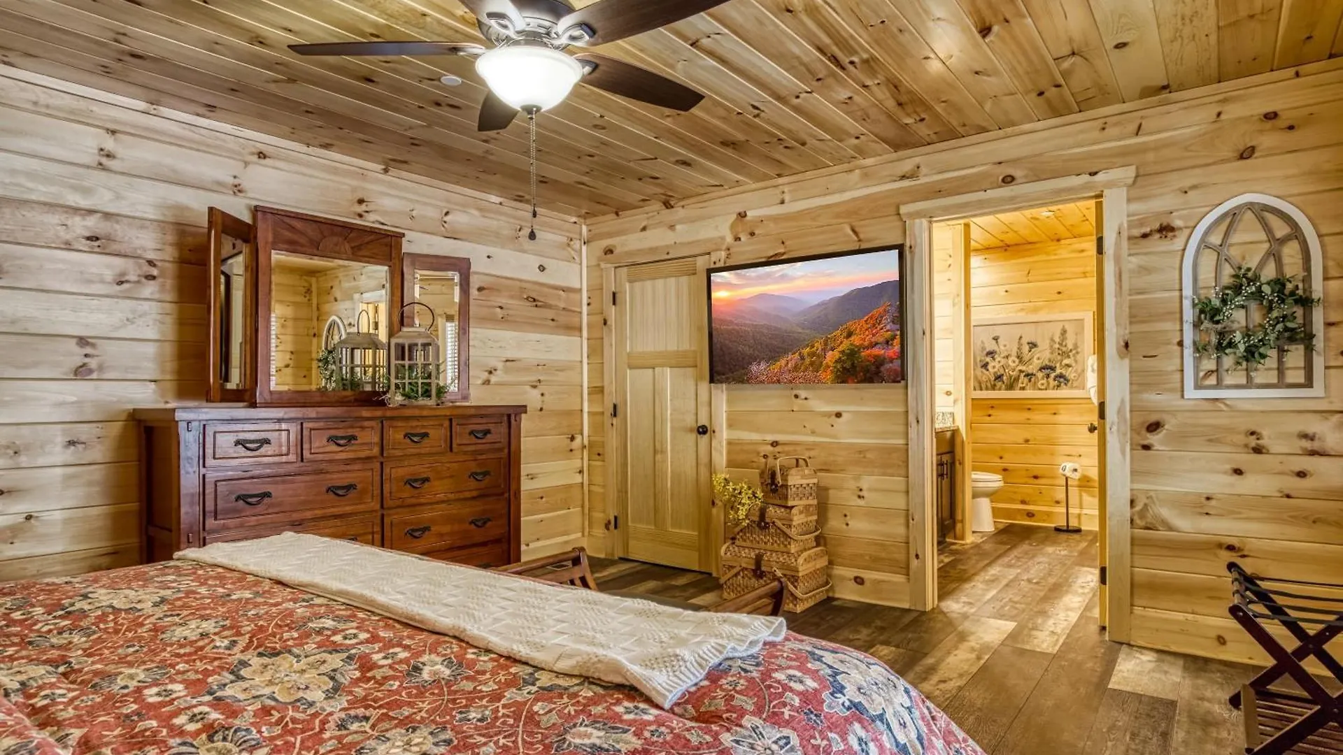 Gritz Carlton Lodge, 2 Large Cabins, 2 Pools, 2 Theater Rooms, 2 Game Rooms, Free Tickets Holiday home