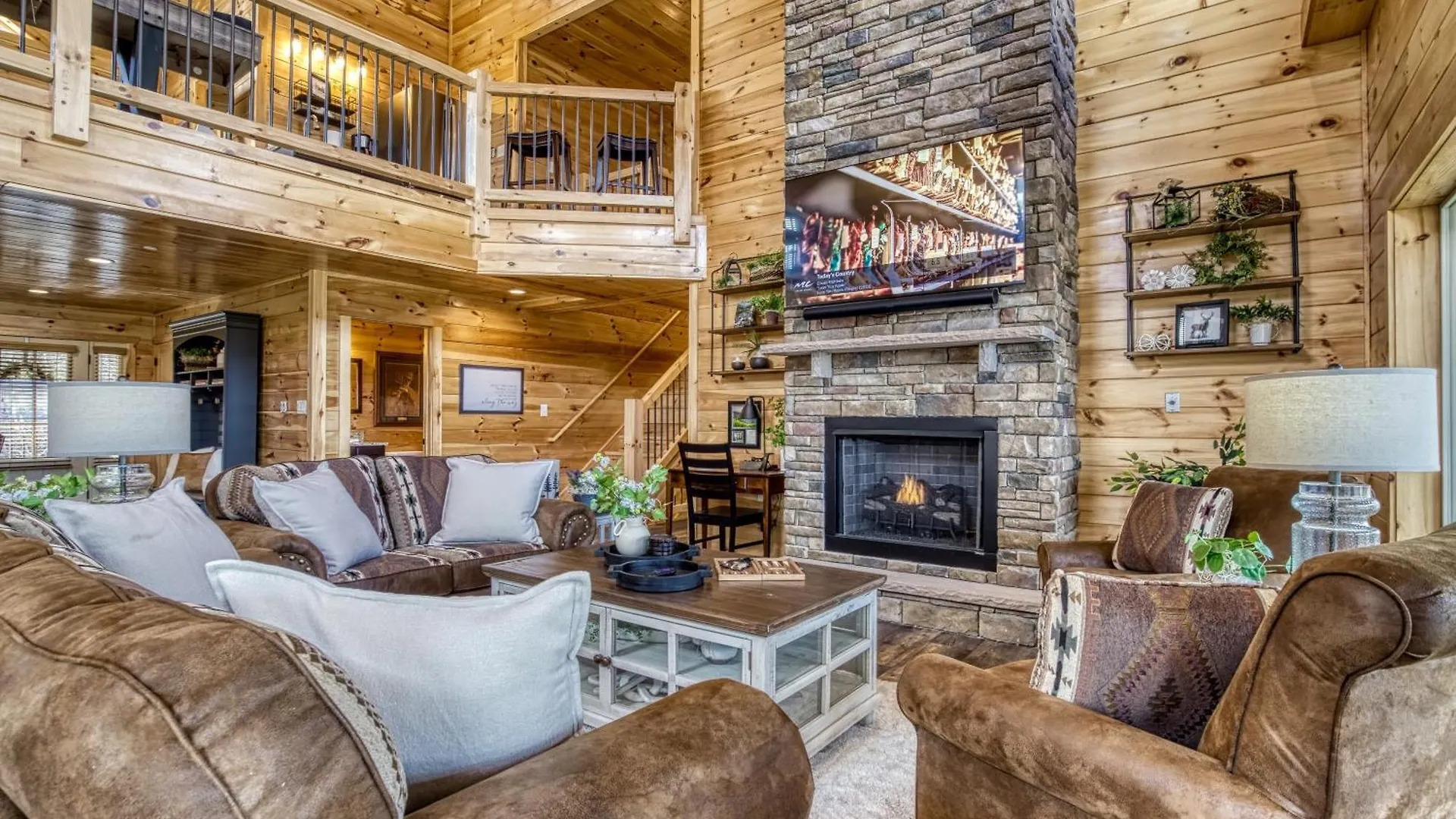 Holiday home Gritz Carlton Lodge, 2 Large Cabins, 2 Pools, 2 Theater Rooms, 2 Game Rooms, Free Tickets Pigeon Forge