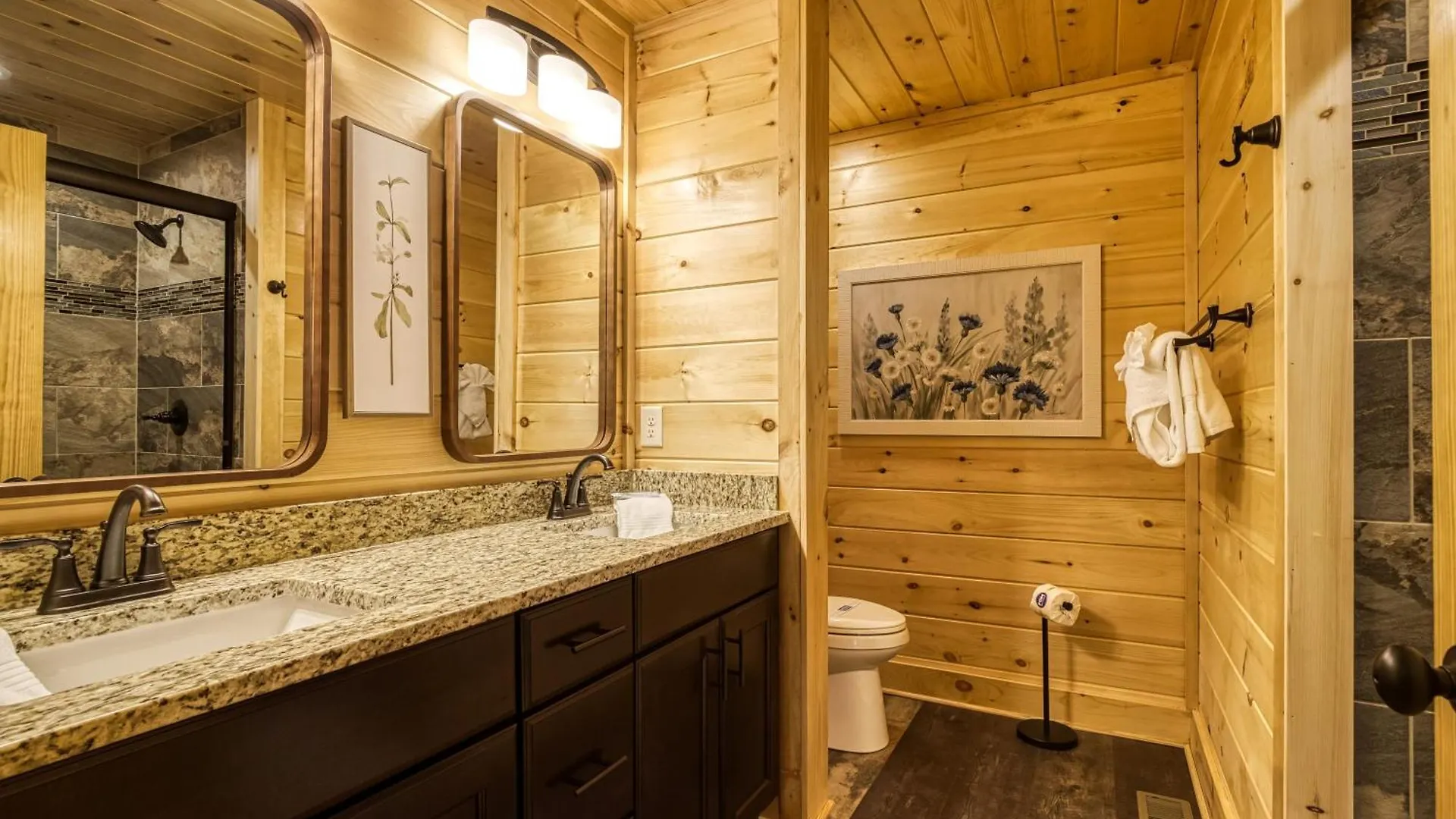 Holiday home Gritz Carlton Lodge, 2 Large Cabins, 2 Pools, 2 Theater Rooms, 2 Game Rooms, Free Tickets