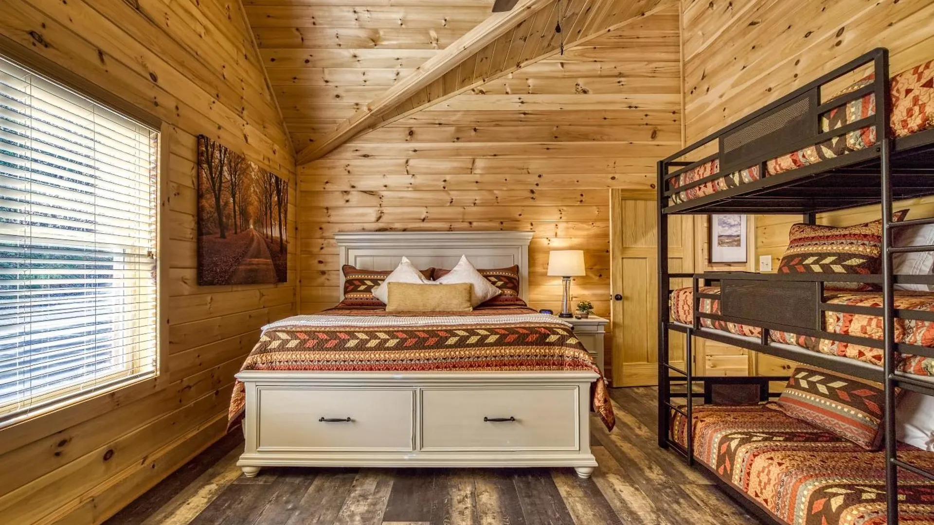 Gritz Carlton Lodge, 2 Large Cabins, 2 Pools, 2 Theater Rooms, 2 Game Rooms, Free Tickets