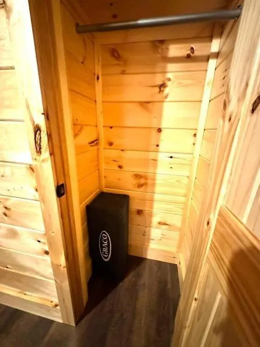 New! Indoor Pool/ps 5/hot Tub/parkway Pigeon Forge