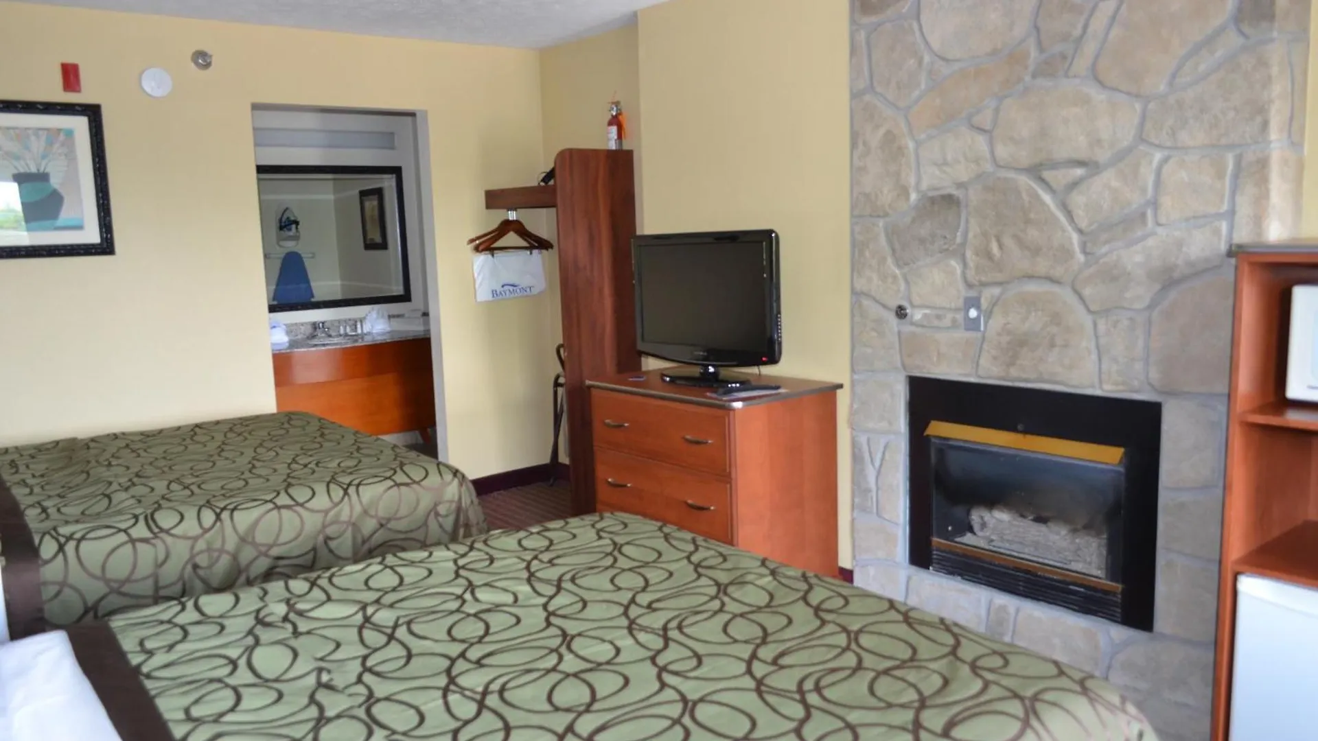 Baymont By Wyndham Near Island Drive