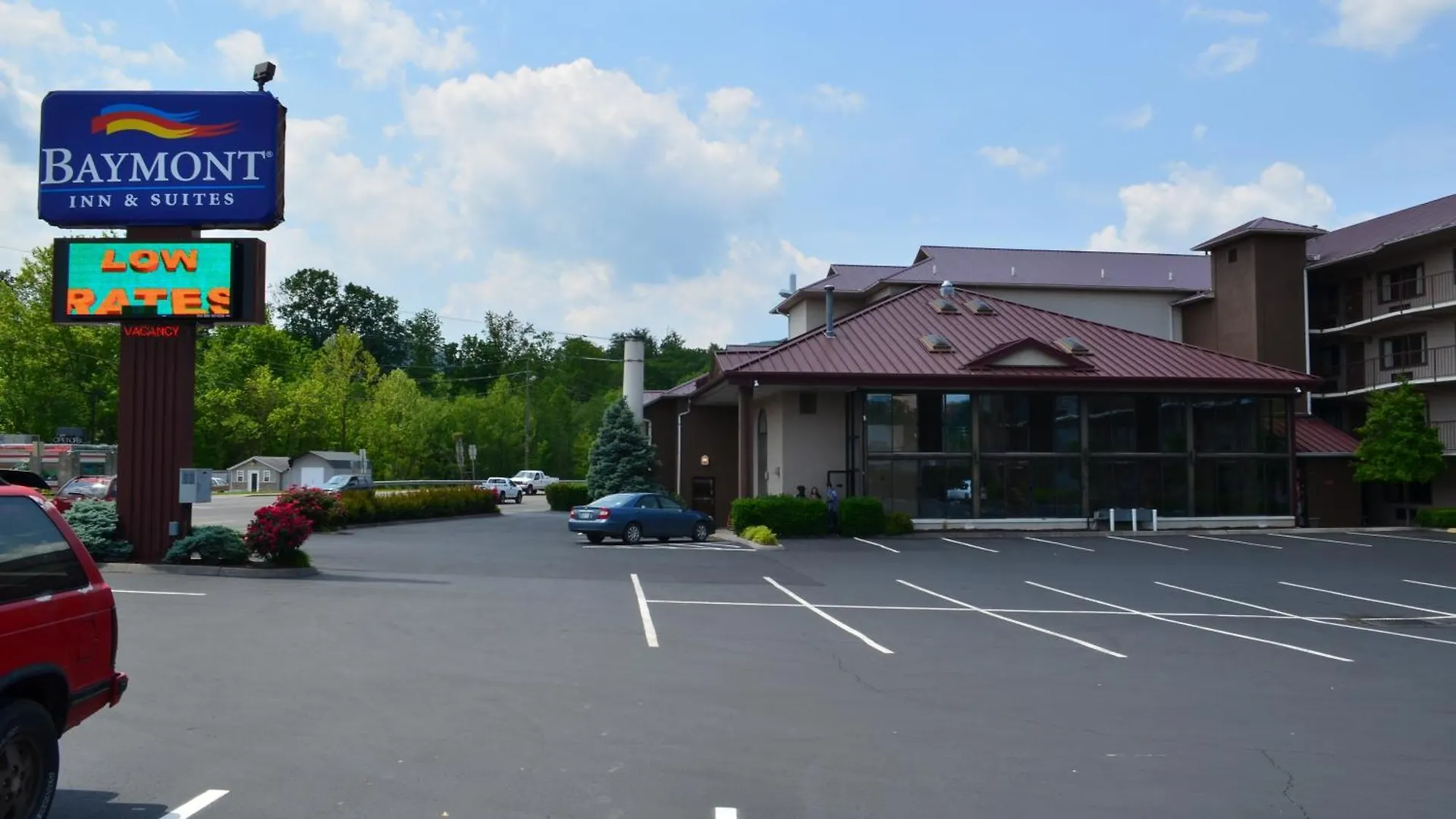 Hotel Baymont By Wyndham Near Island Drive 3*
