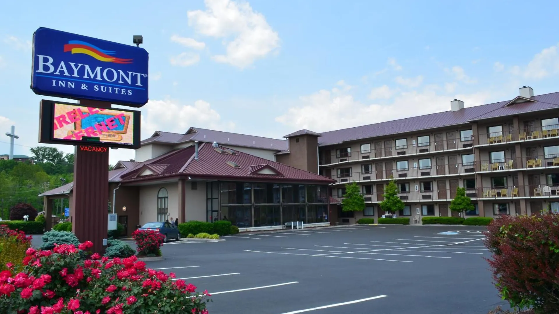 Hotel Baymont By Wyndham Near Island Drive Pigeon Forge