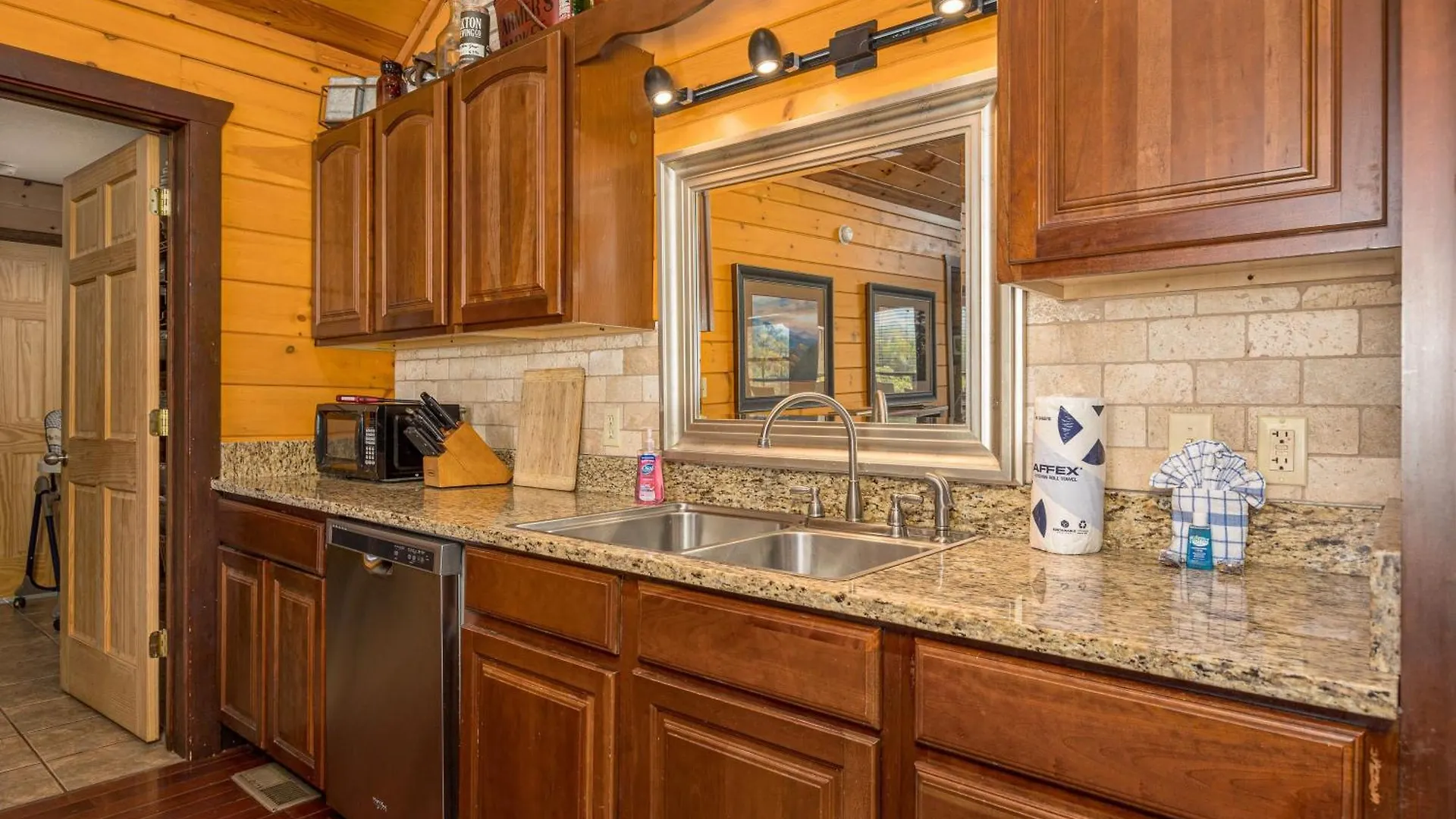 Holiday home About The View-free Dollywood Ticket, 5 Bedroom 4 Bath Family Retreat W Mountain Views, Privacy