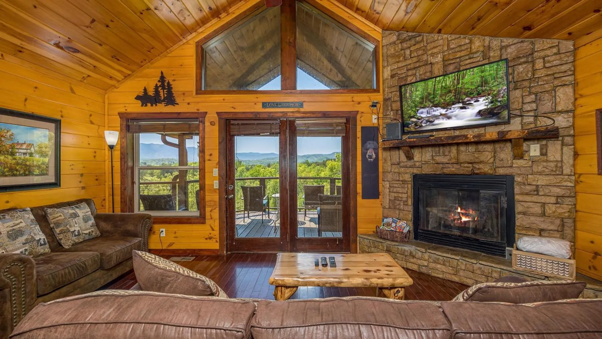 Holiday home About The View-free Dollywood Ticket, 5 Bedroom 4 Bath Family Retreat W Mountain Views, Privacy