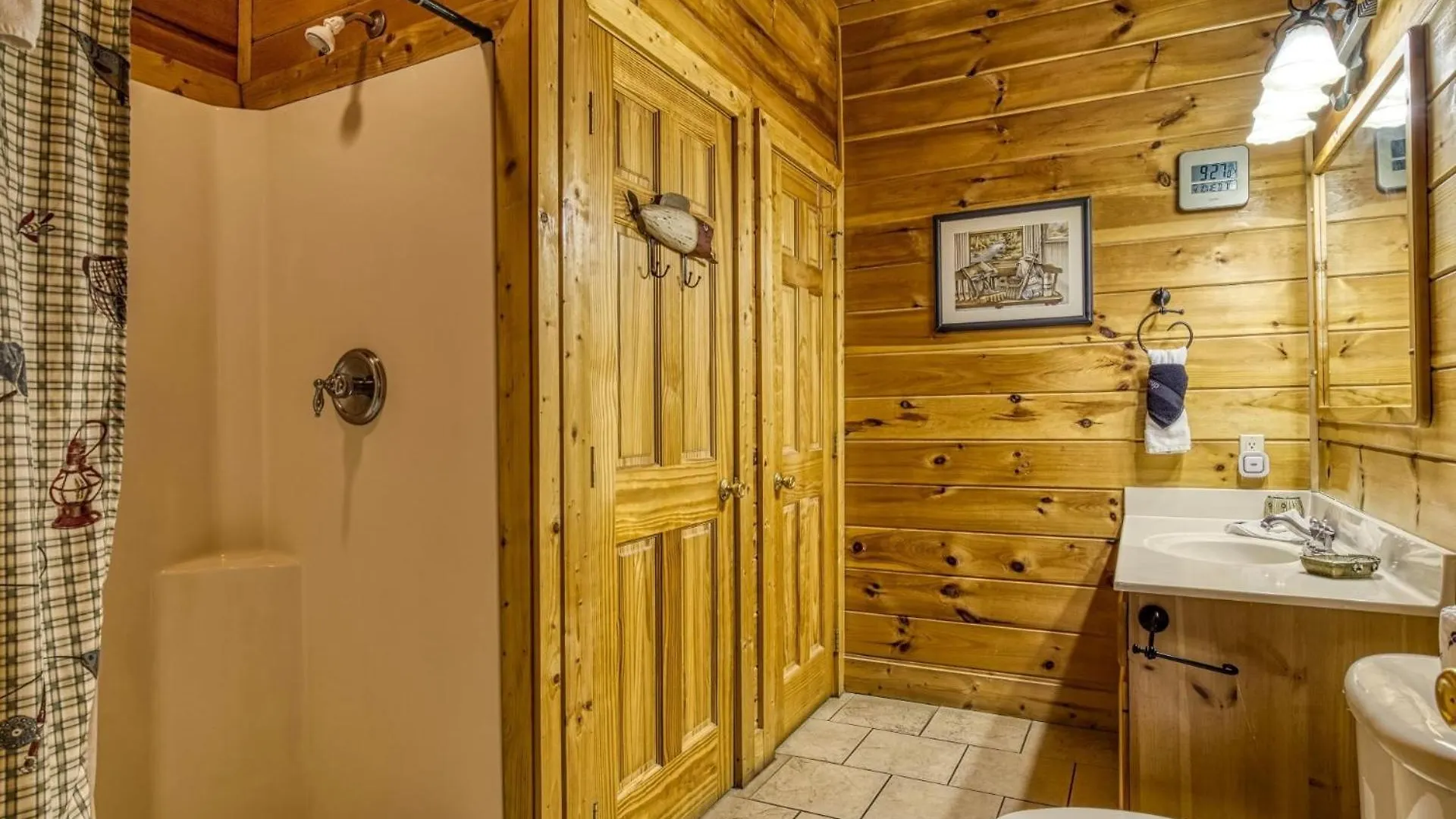 Ern854 - Wagon Wheel - Great Location! Close To The Action! Pigeon Forge