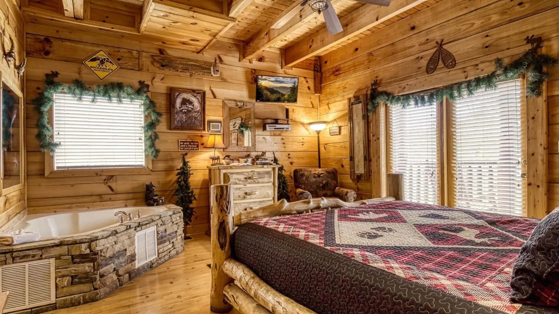 Ern854 - Wagon Wheel - Great Location! Close To The Action! Pigeon Forge