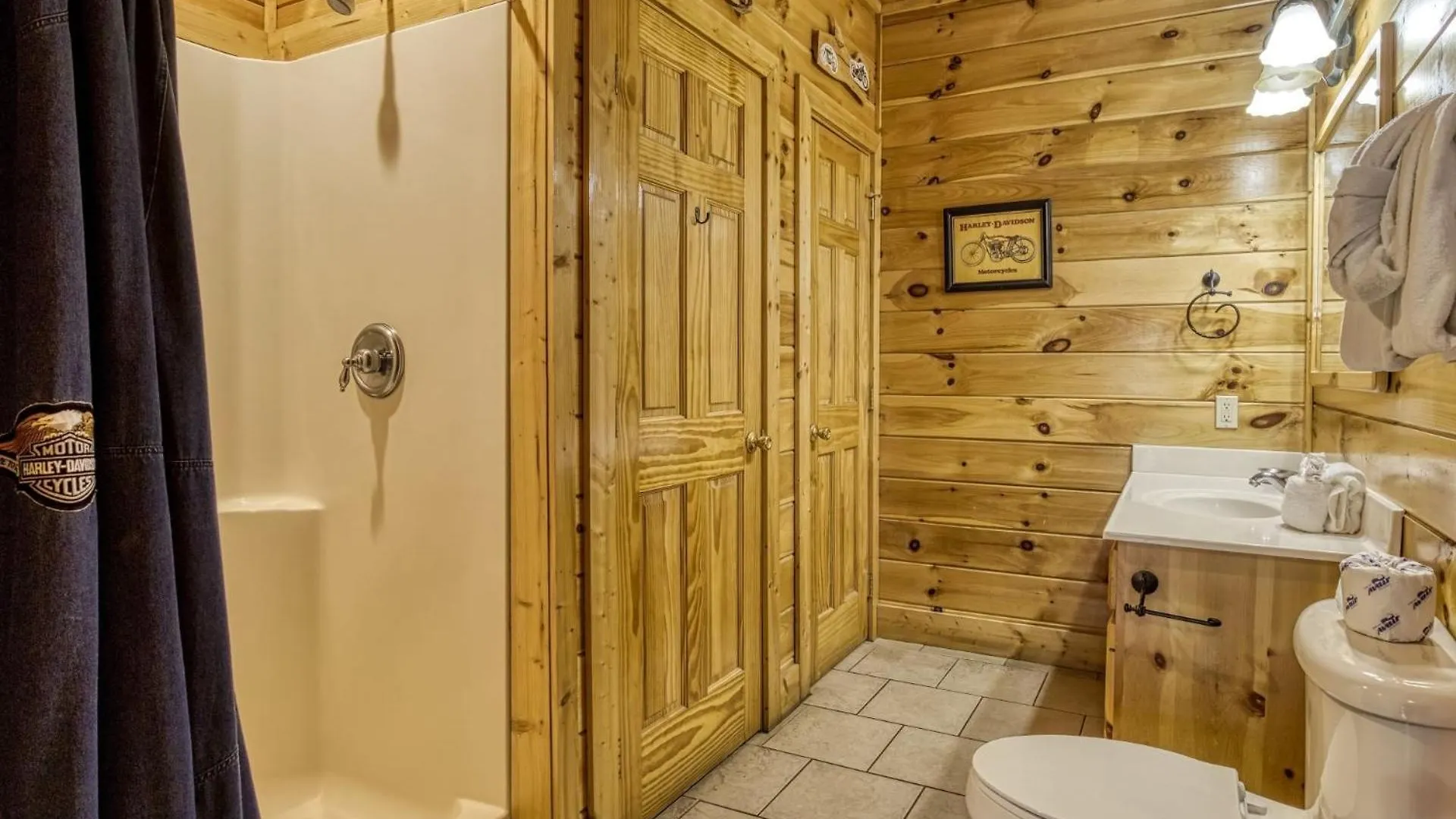 Ern854 - Wagon Wheel - Great Location! Close To The Action! Pigeon Forge