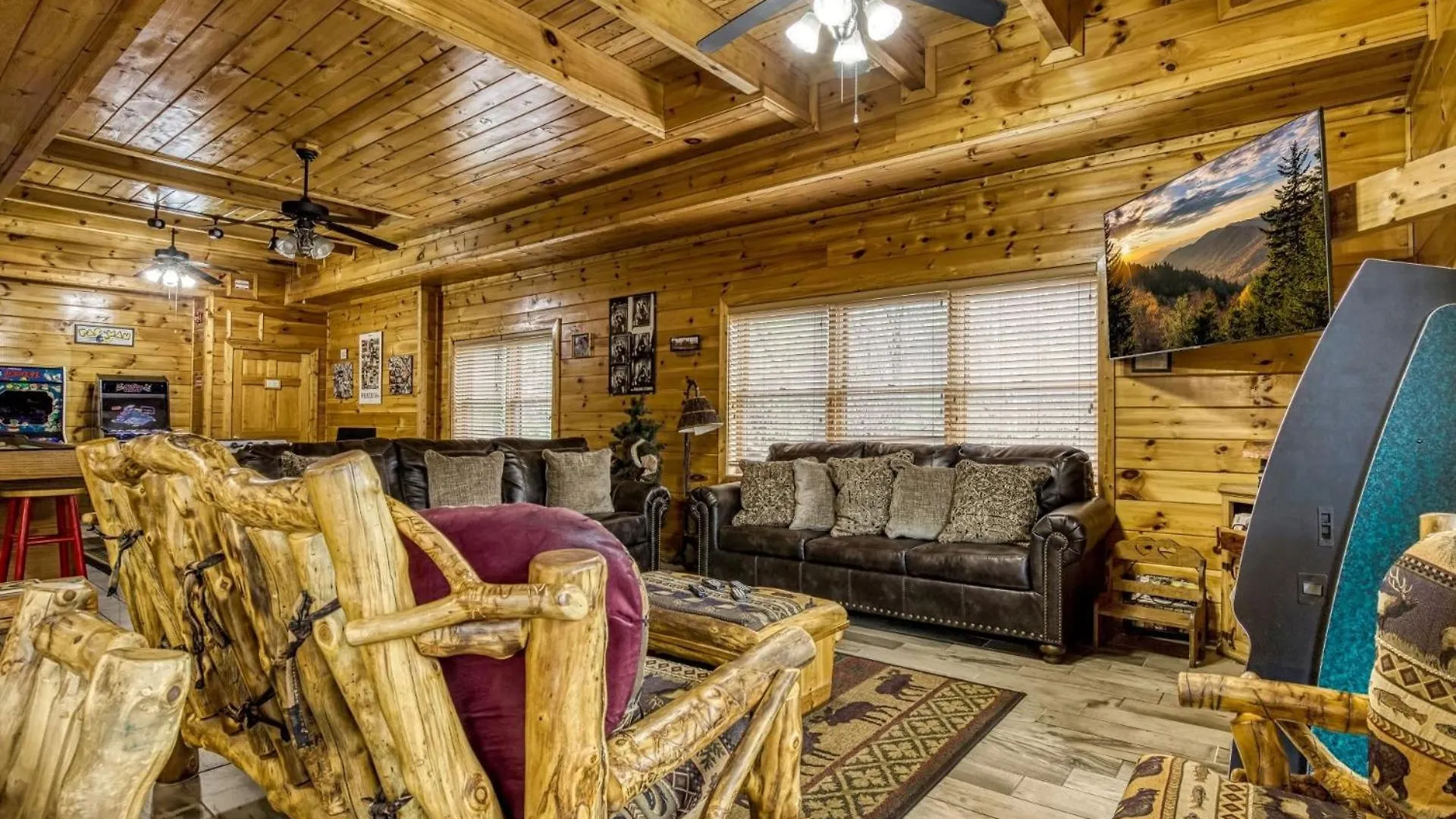 Ern854 - Wagon Wheel - Great Location! Close To The Action! Pigeon Forge