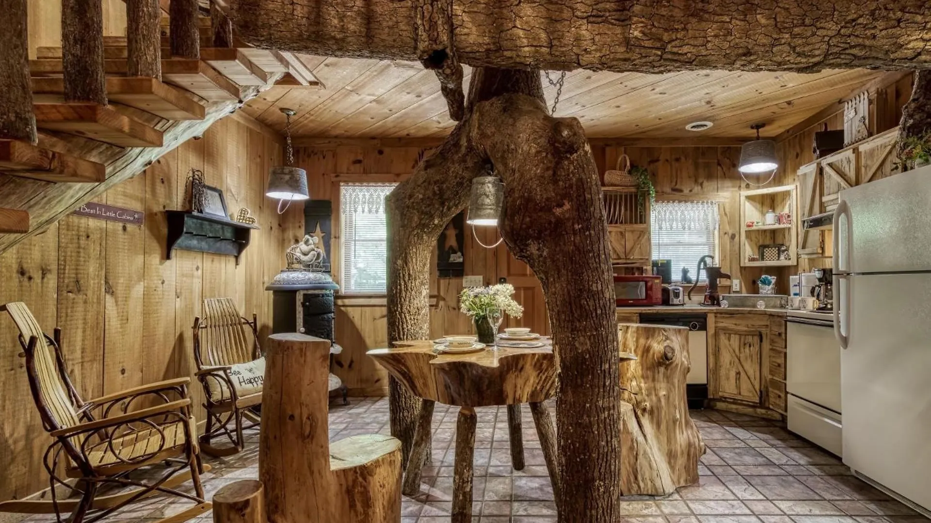 Holiday home Er69 - Rachel's Tree House - Great Location, Close To The Action! *