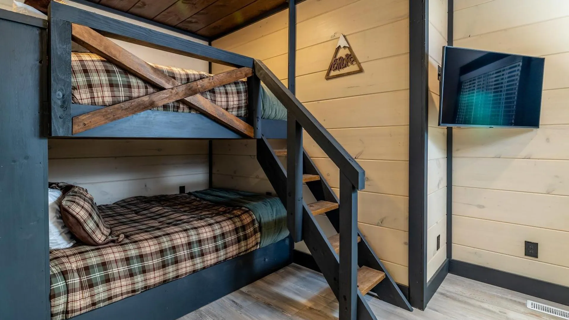 Holiday home Sleep 27 Guests In New Home! Pigeon Forge