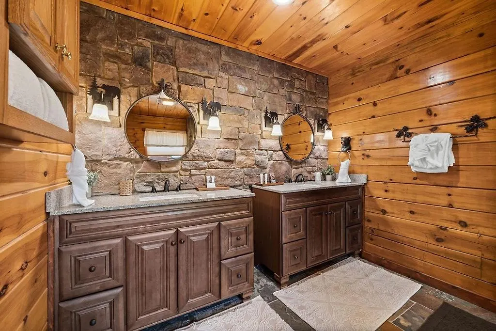 Holiday home Beauty And The Bear