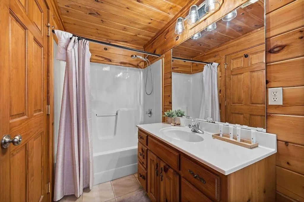 Beauty And The Bear Holiday home