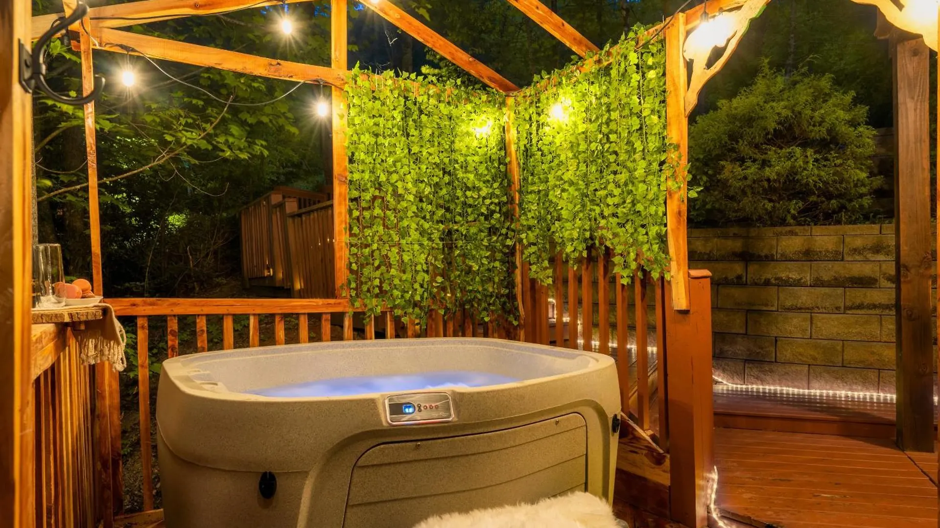 In A Gated With Seasonal Pool Holiday home *