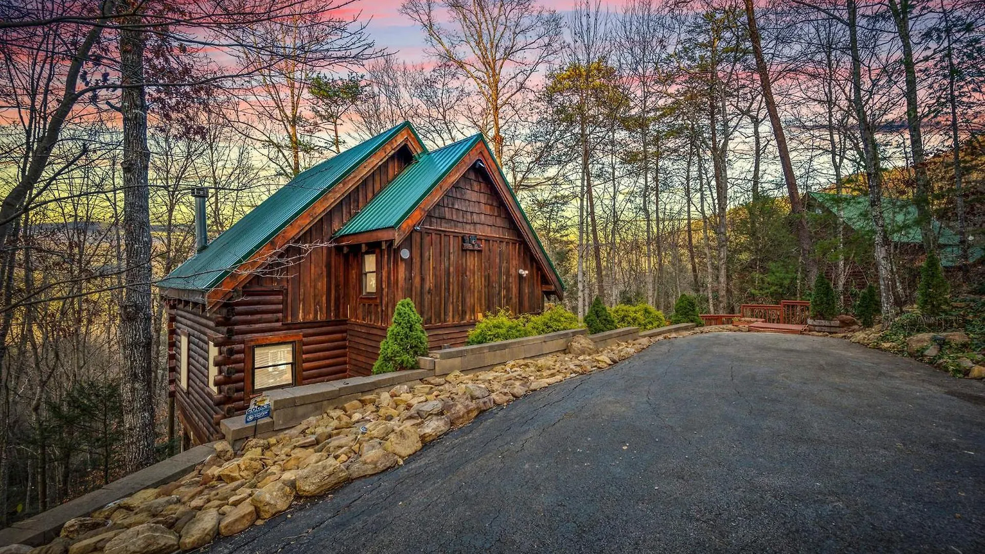 In A Gated With Seasonal Pool * Pigeon Forge