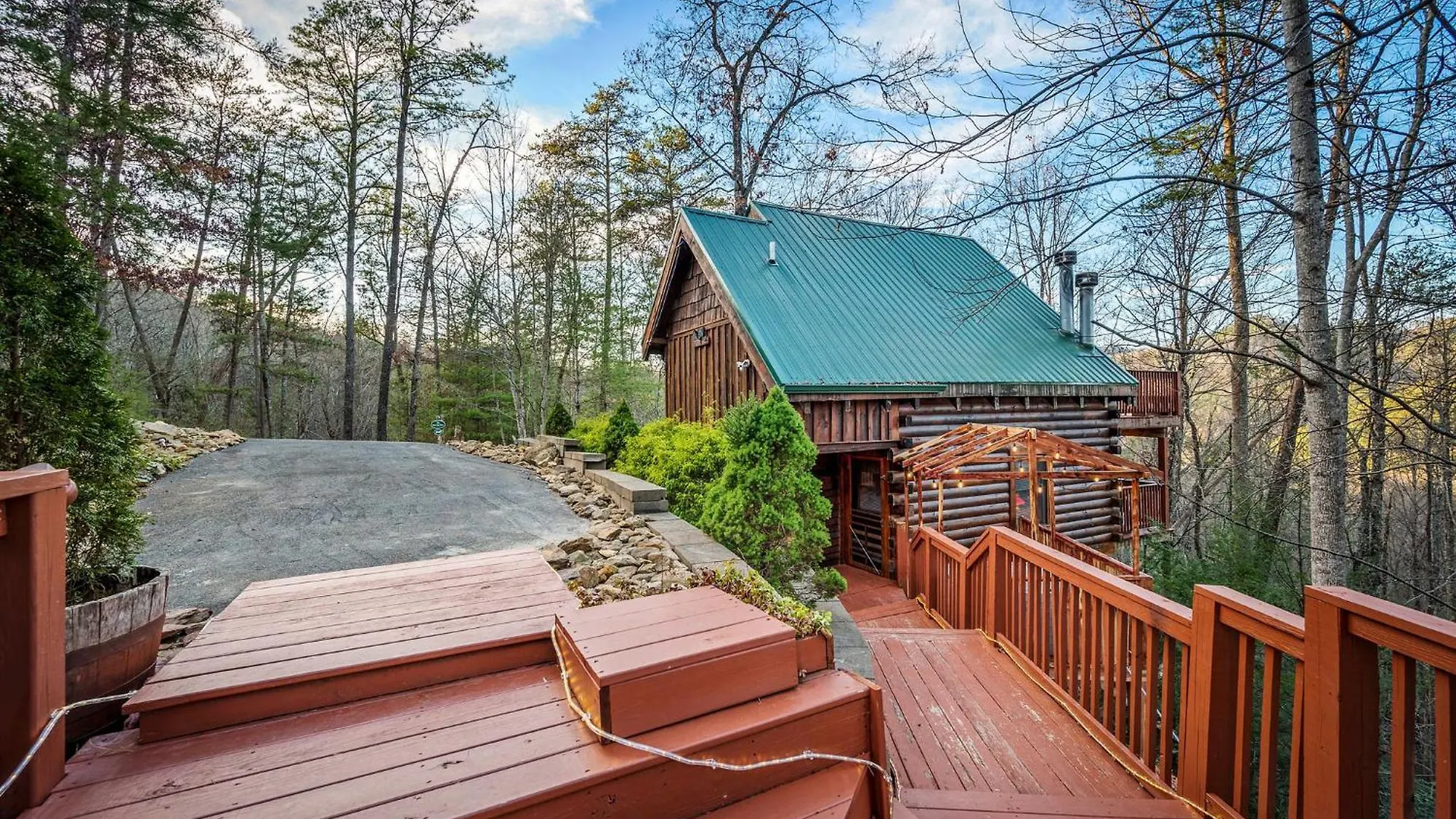 In A Gated With Seasonal Pool Holiday home *