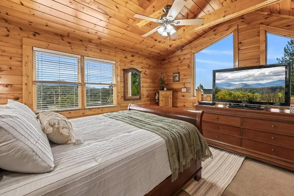 Cozy In The Smokies!!! Fully Furnished And Complete With Community Indoor And Outdoor Pools And Spas, Game And Fitness As Well As A Private Hot Tub Nyaraló