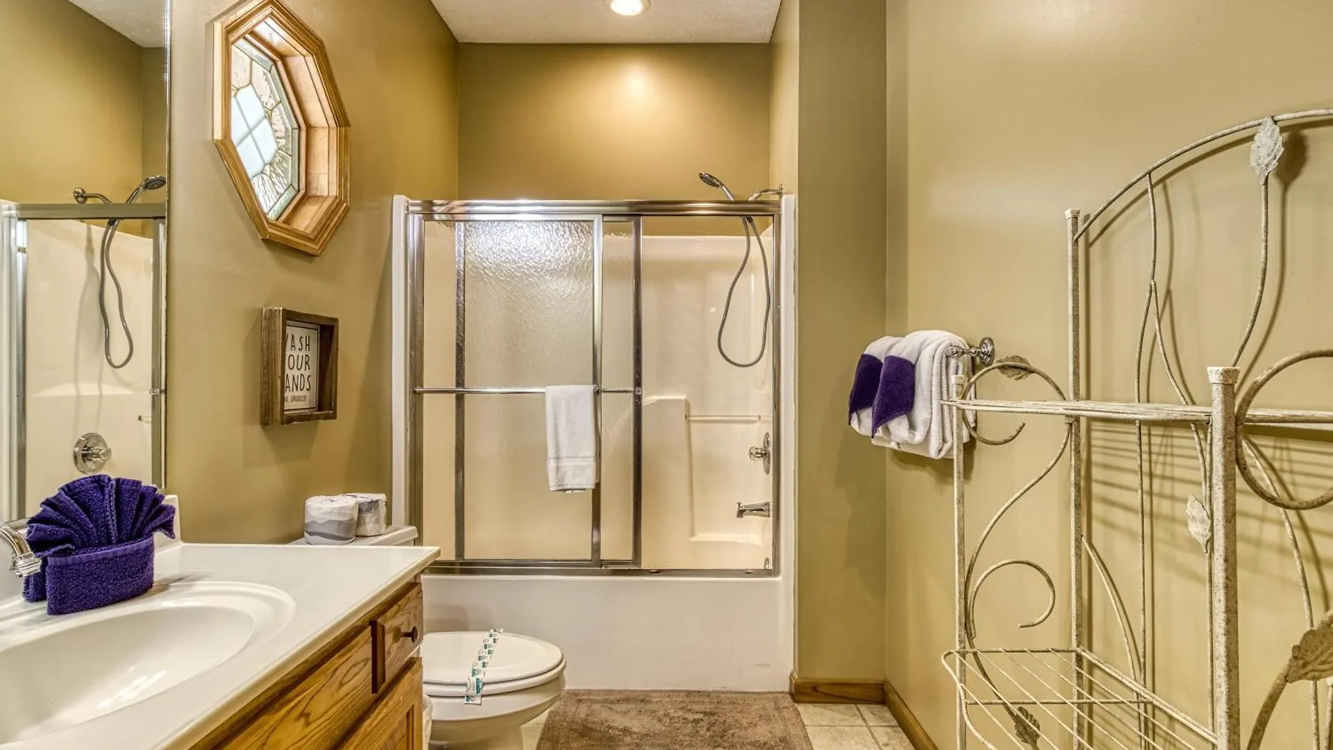 Stones Throw- Get 1089 In Free Attraction Tickets, Dollywood And More, Pool, Game Dom wakacyjny