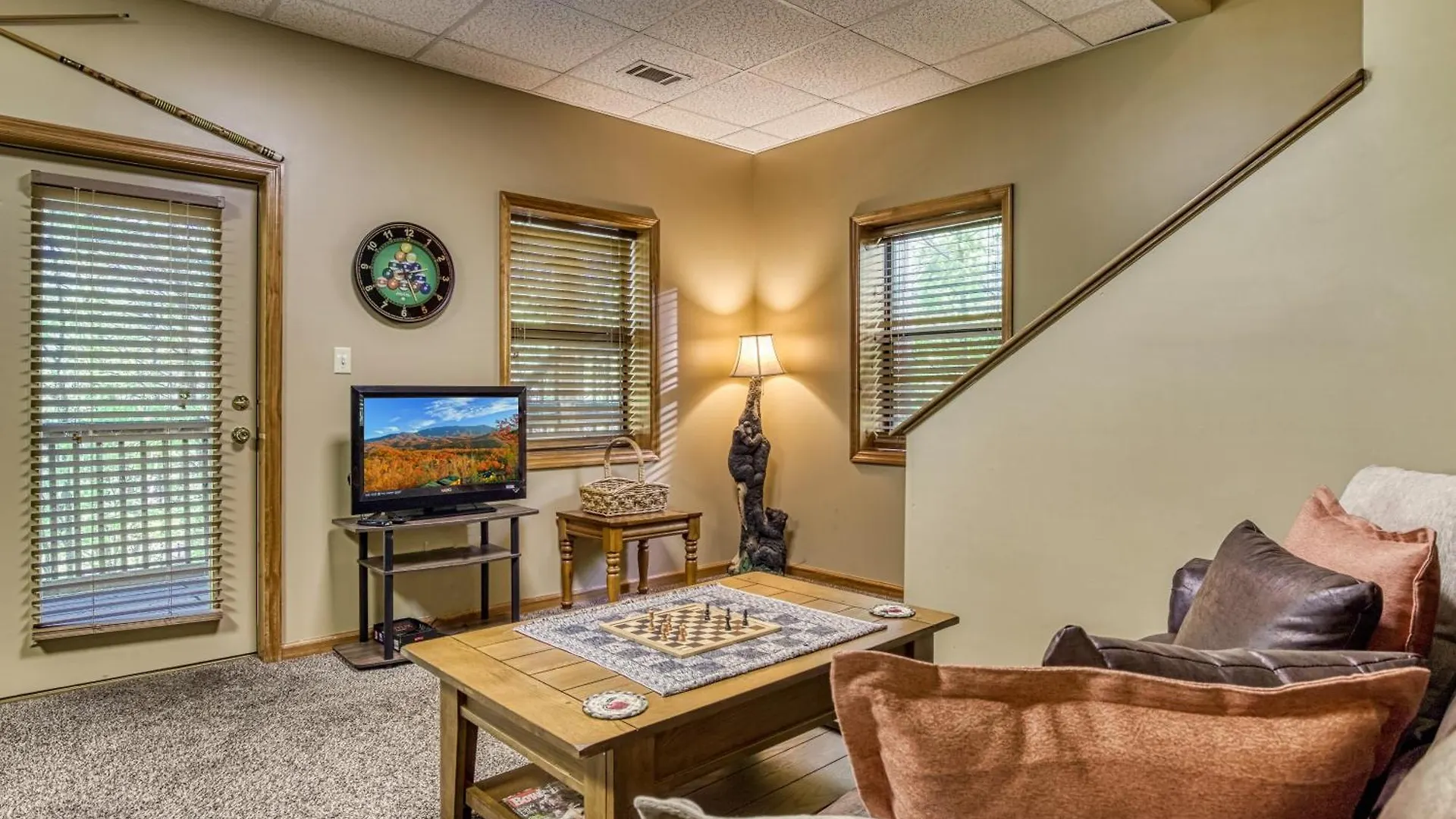 Stones Throw- Get 1089 In Free Attraction Tickets, Dollywood And More, Pool, Game