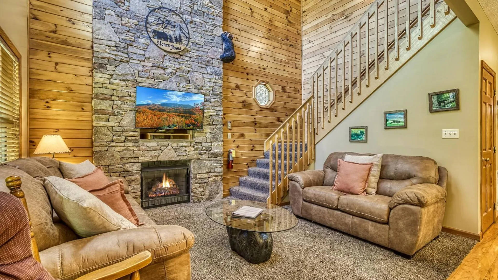 Stones Throw- Get 1089 In Free Attraction Tickets, Dollywood And More, Pool, Game Dom wakacyjny