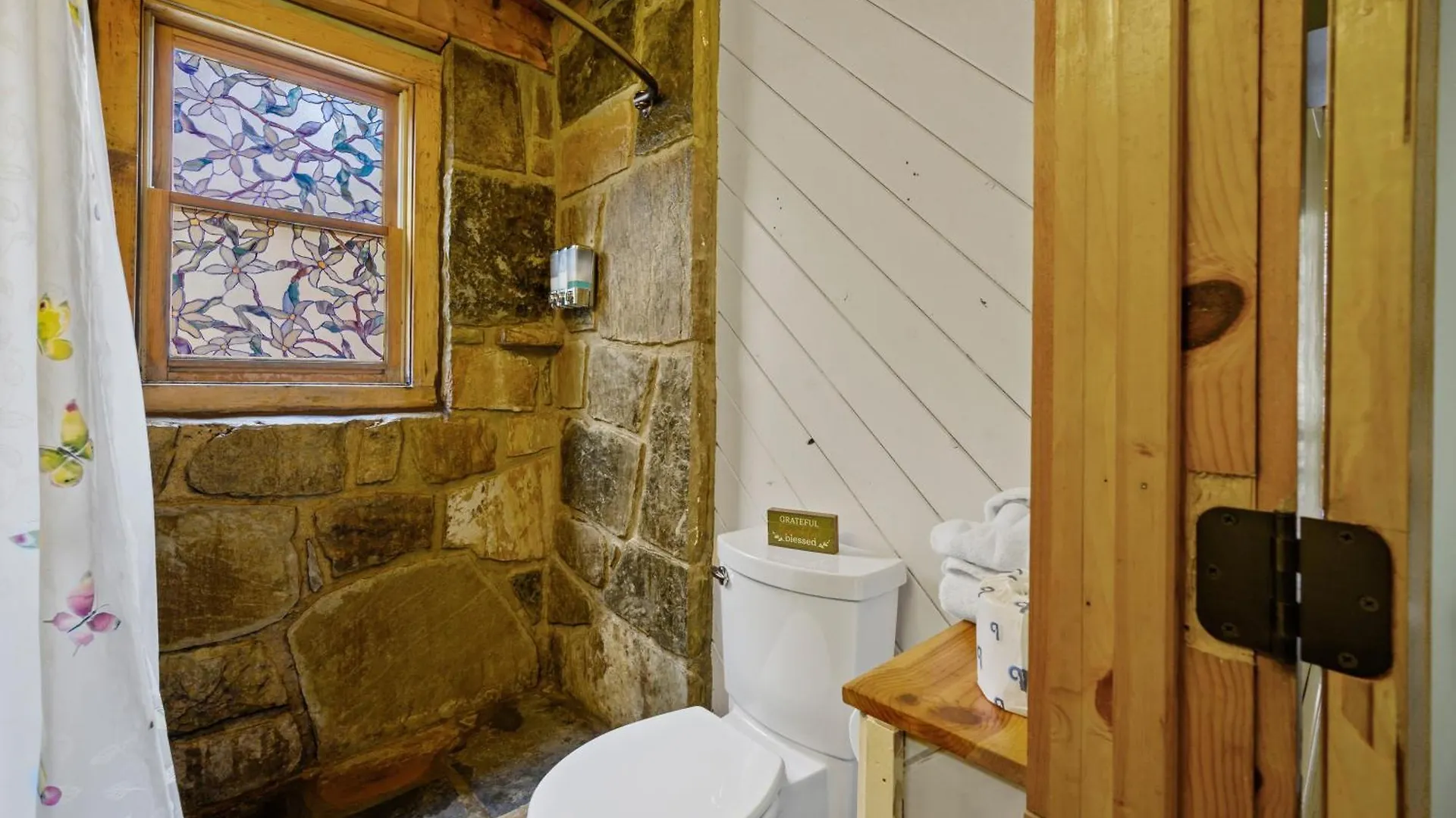Holiday home The Robins Nest With Hot Tub