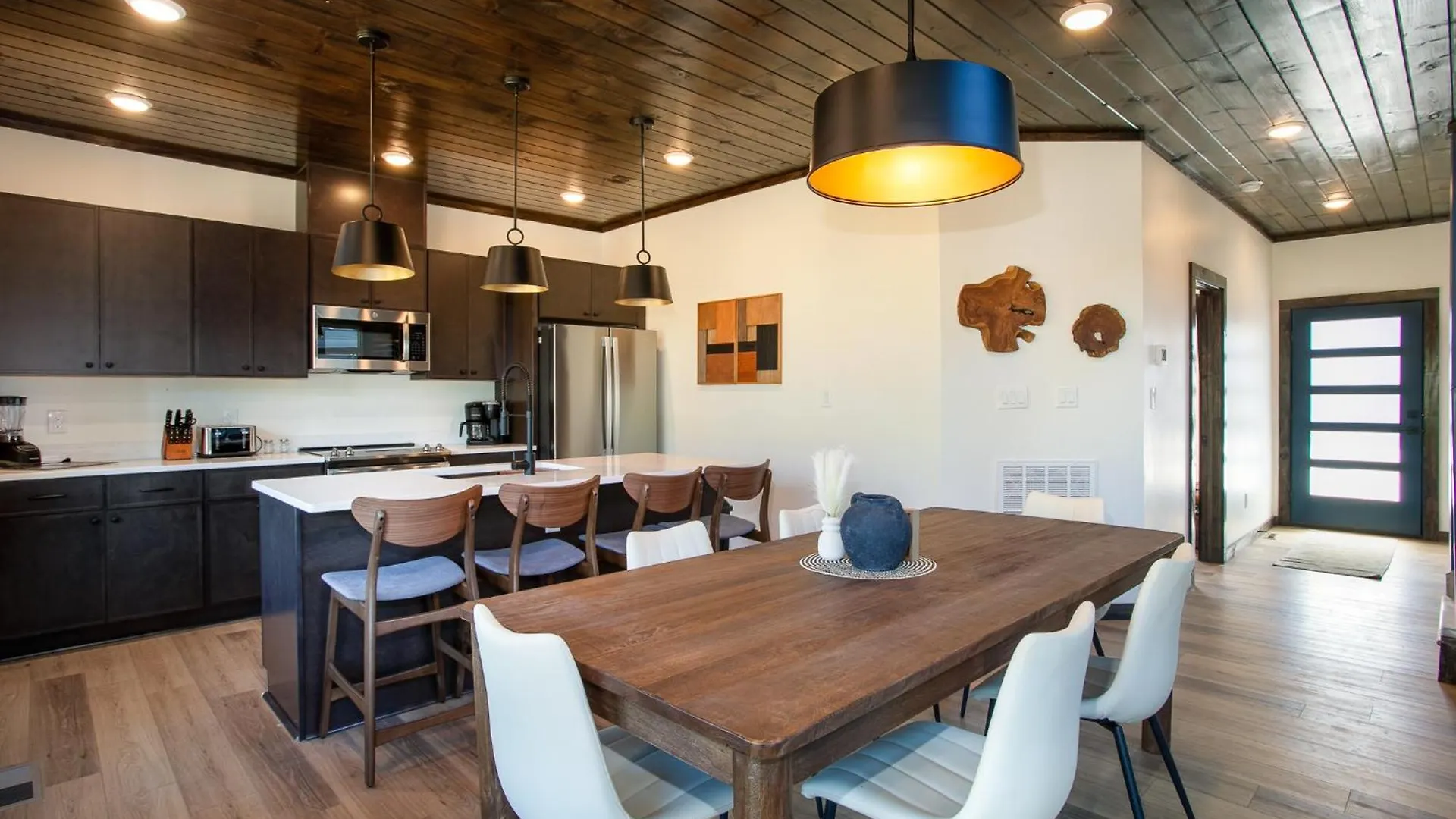 Mountain Luxury Prime: Pool, Hottub, Arcade & Holiday home *