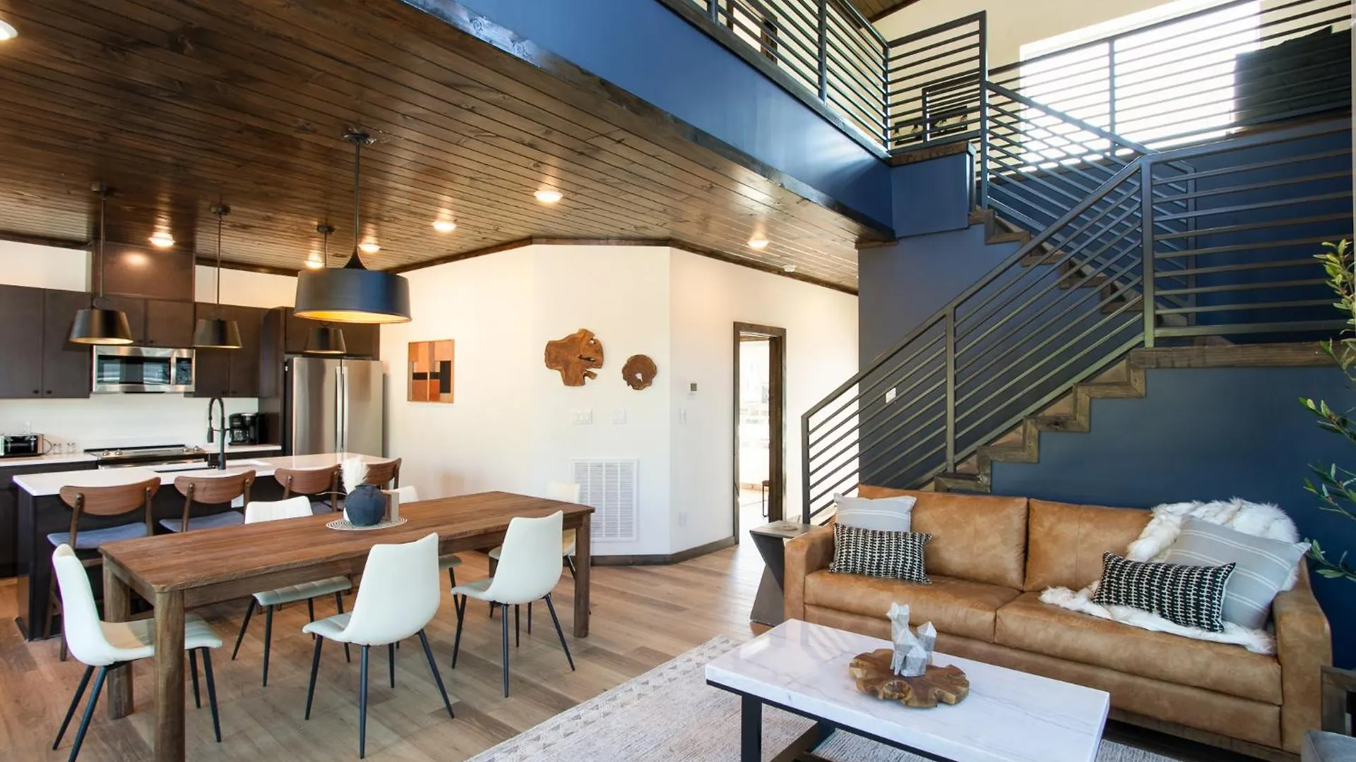 Mountain Luxury Prime: Pool, Hottub, Arcade & Holiday home *