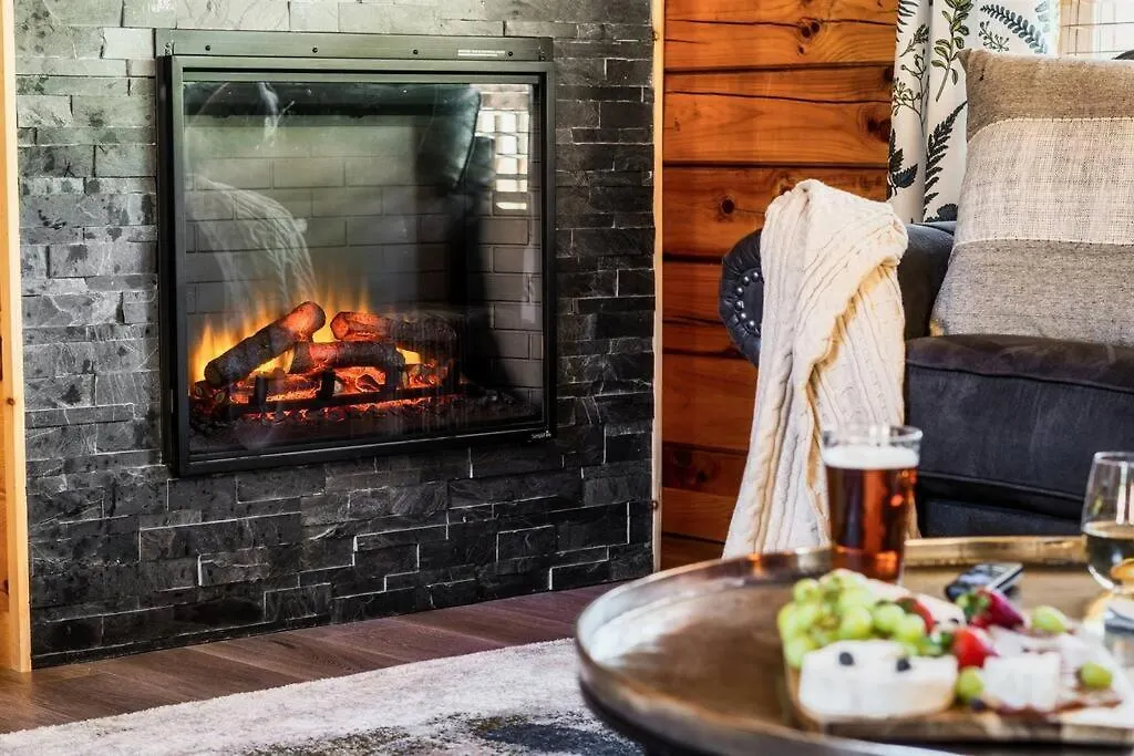 5 Ensuite Bedrooms, Hot Tub, Dog Friendly Pigeon Forge