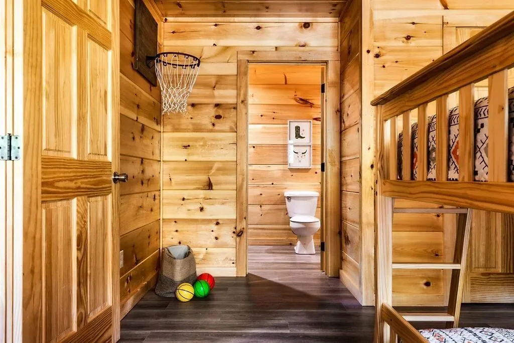 5 Ensuite Bedrooms, Hot Tub, Dog Friendly