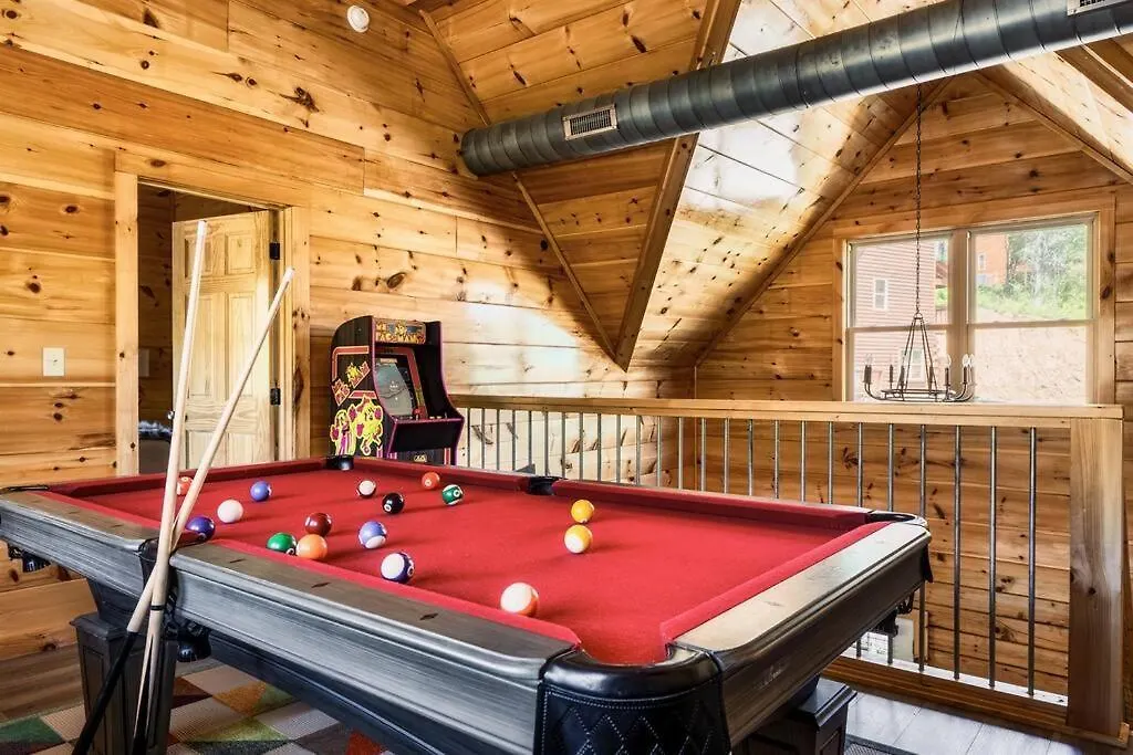 Holiday home 5 Ensuite Bedrooms, Hot Tub, Dog Friendly *