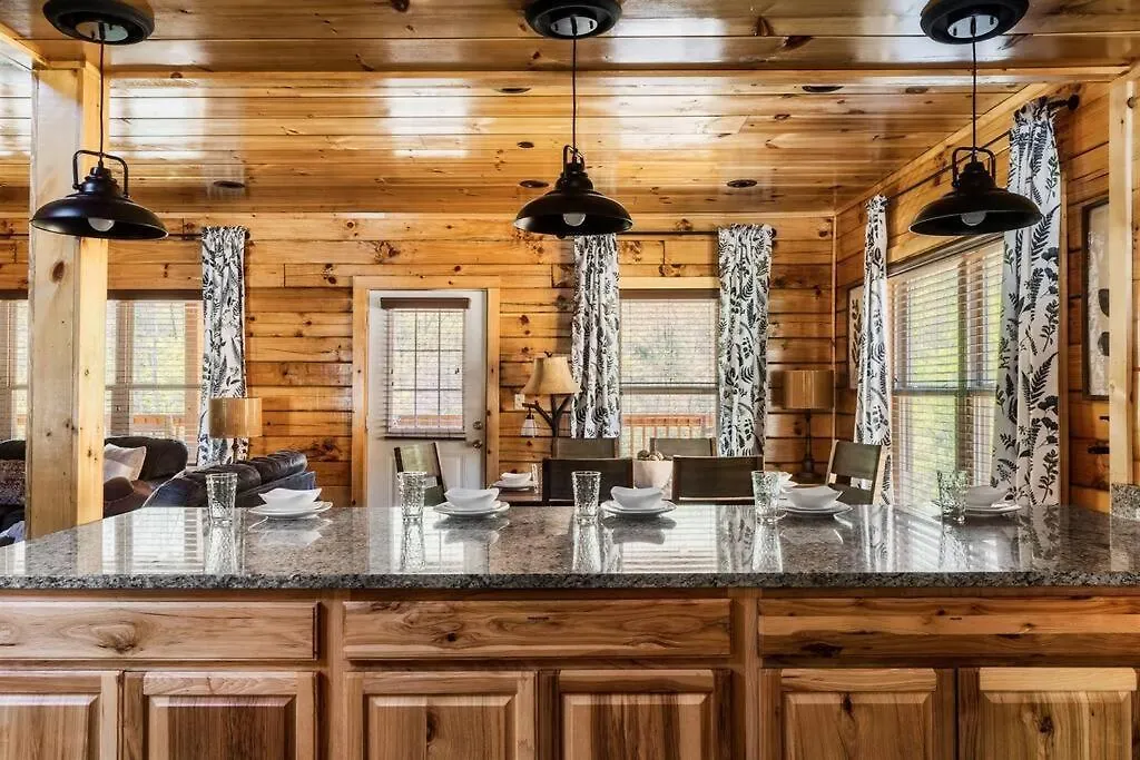5 Ensuite Bedrooms, Hot Tub, Dog Friendly *
