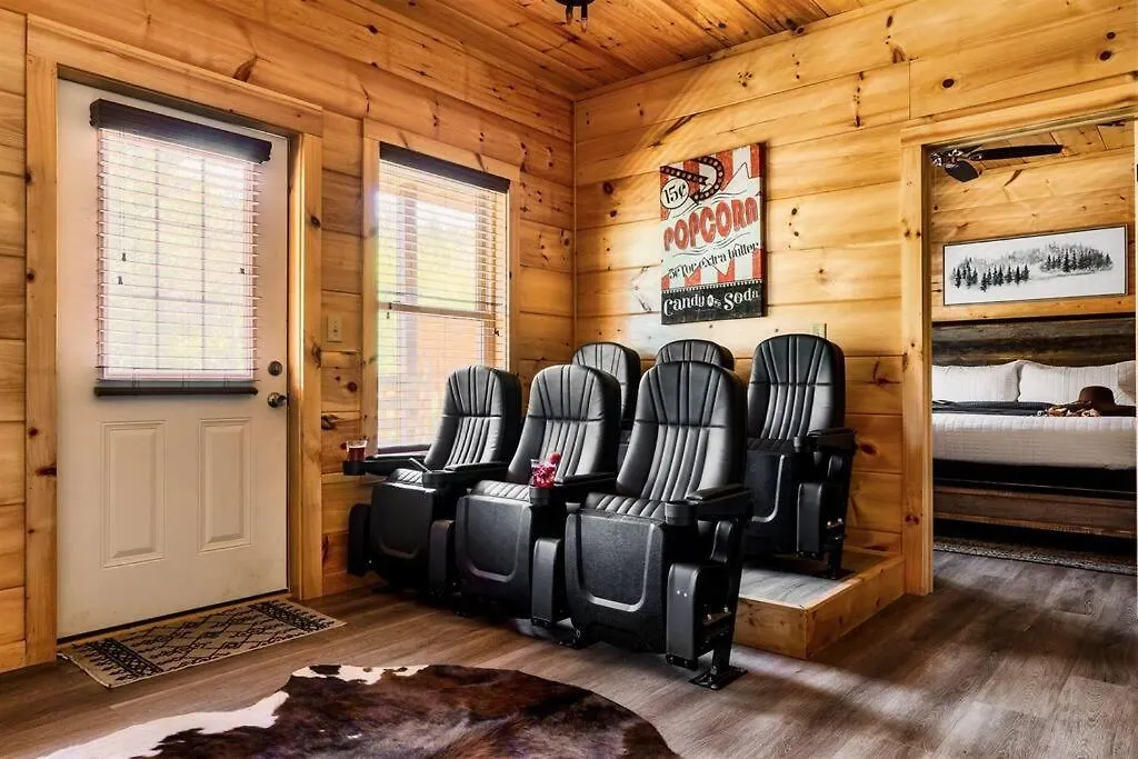 5 Ensuite Bedrooms, Hot Tub, Dog Friendly