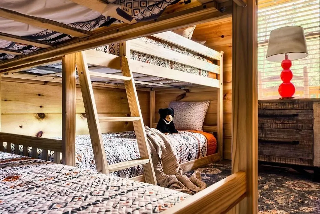 Holiday home 5 Ensuite Bedrooms, Hot Tub, Dog Friendly Pigeon Forge