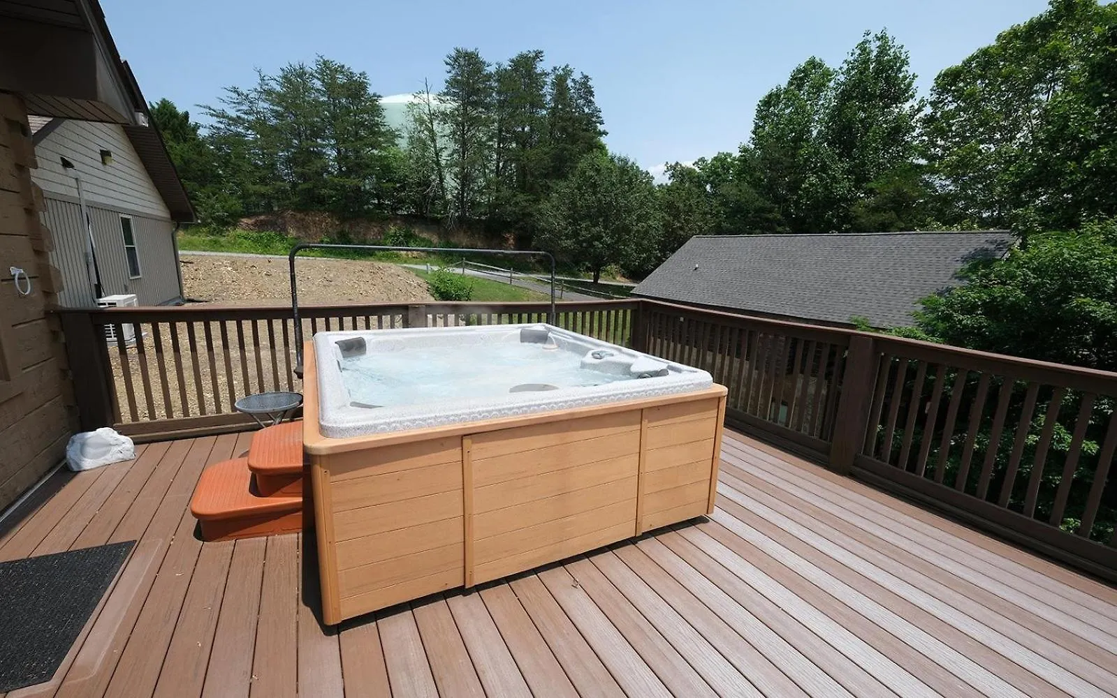 4 Cubs Cove Pigeon Forge