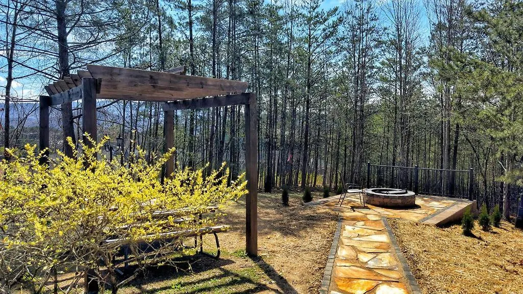 Pinecrest Townhomes-1king-2queen Unit-updated Holiday home