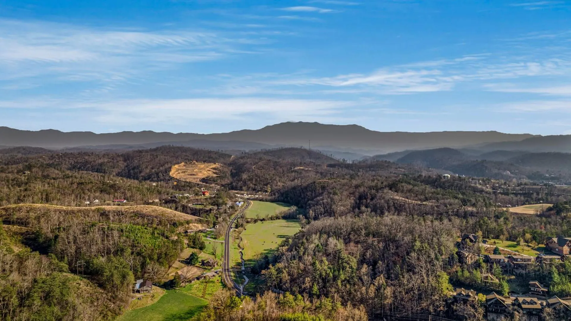 Pinecrest Townhomes-1king 2bunk Unit- Updated Holiday home