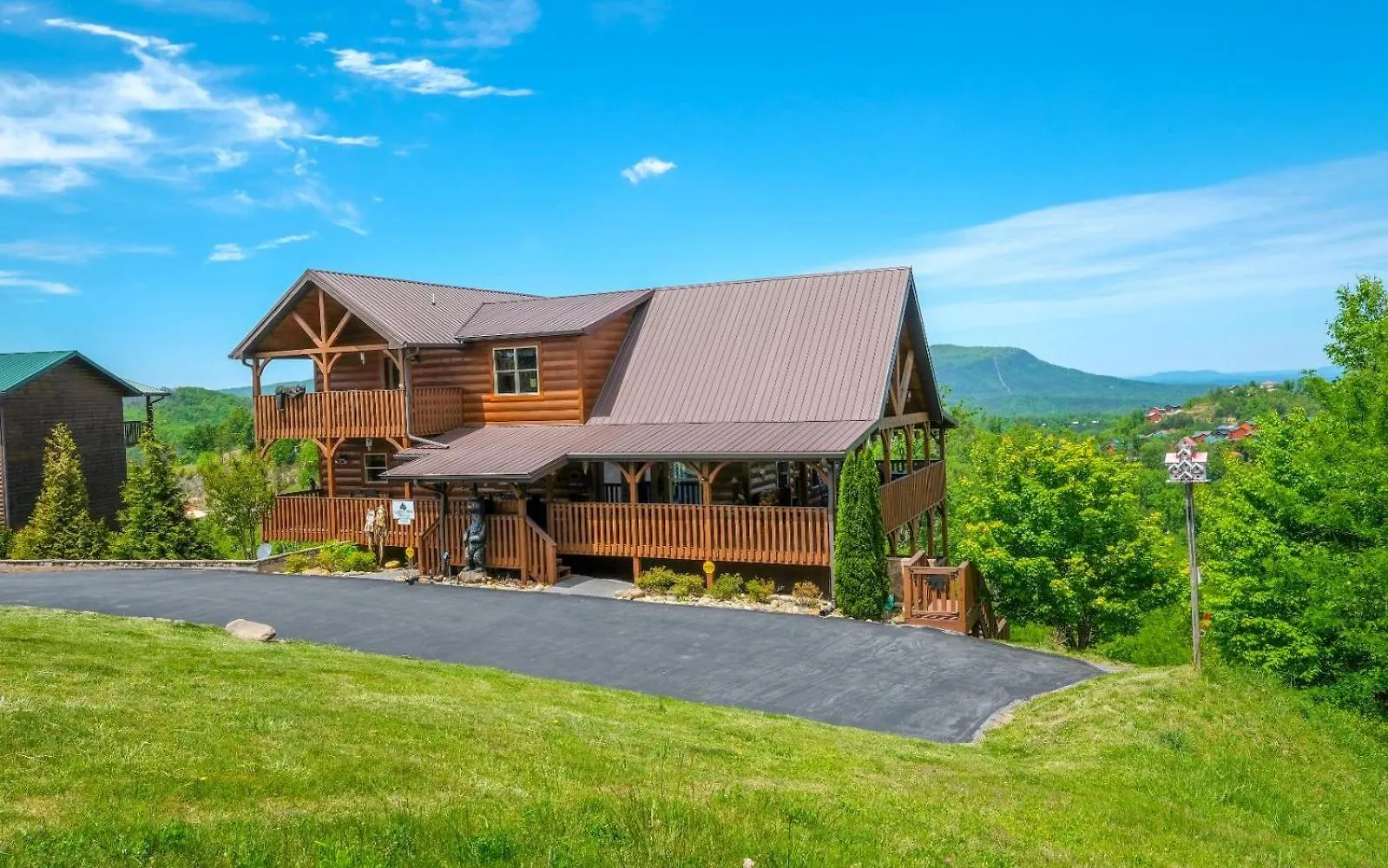 A Cloud 9 * Pigeon Forge