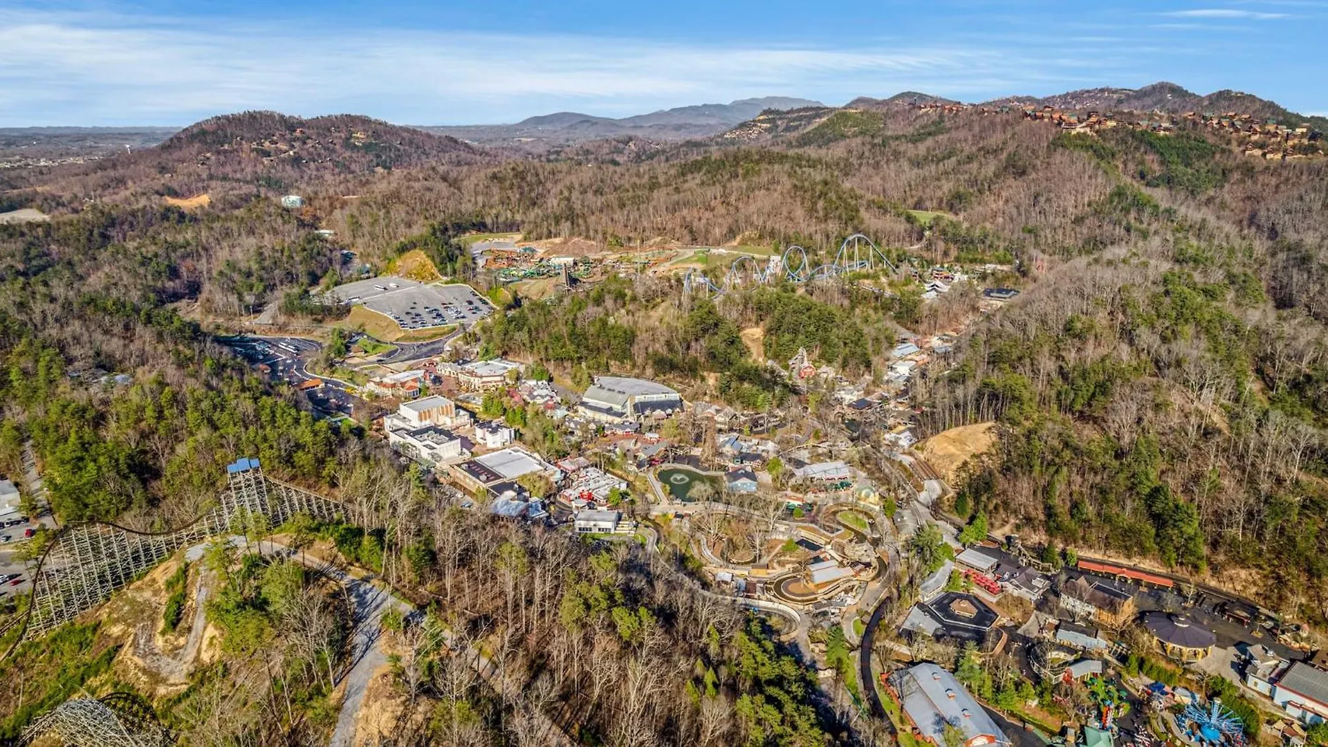 Pinecrest Townhomes-1king2queen- Renovated * Pigeon Forge