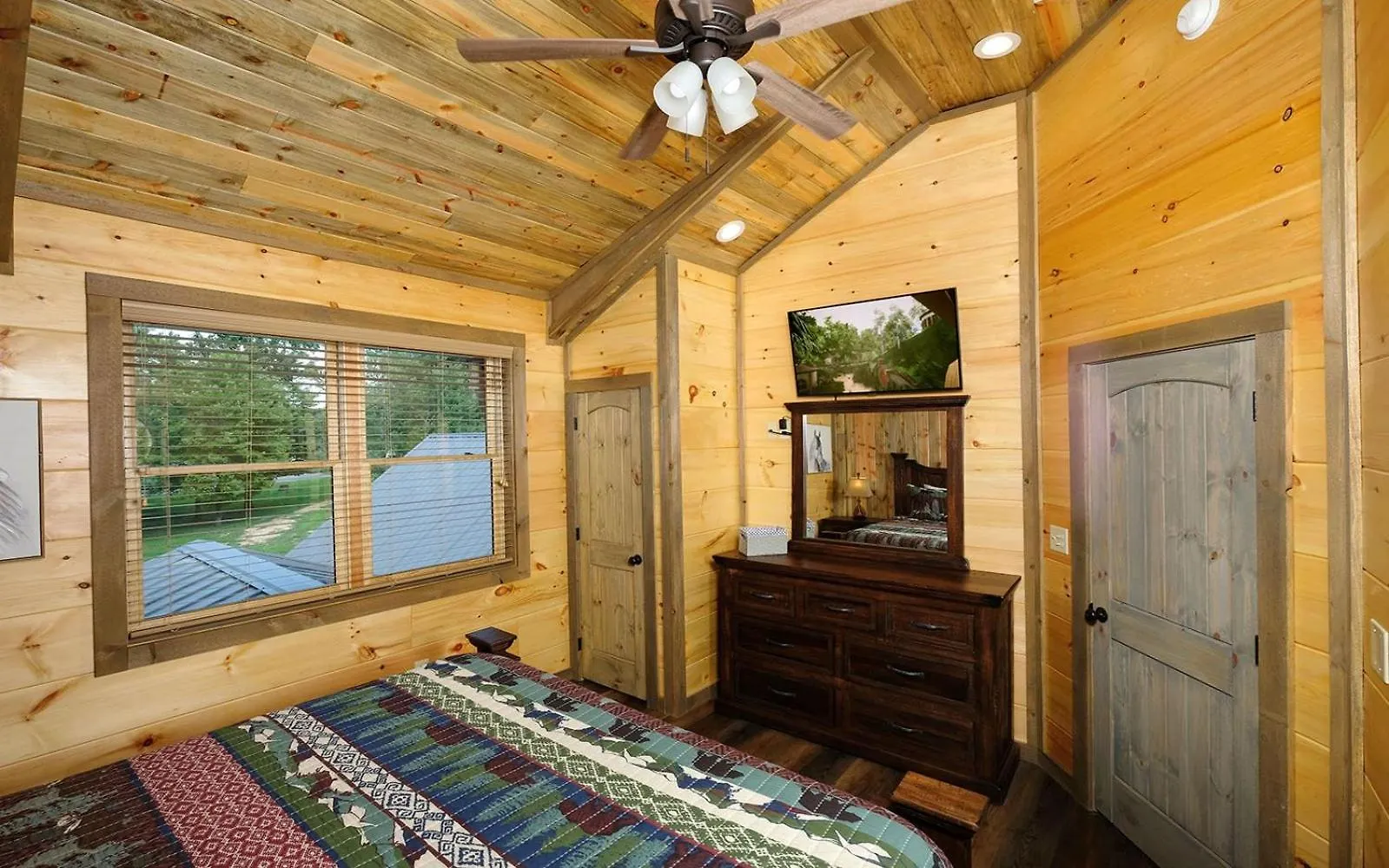 Treehouse River Villa *