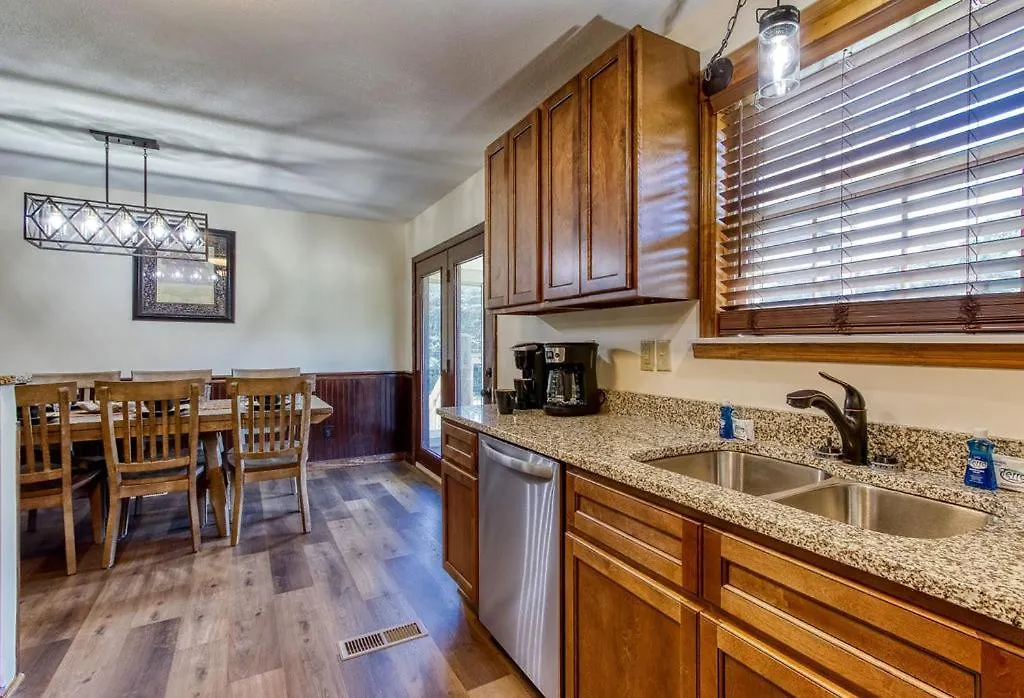 Getaway, Hot Tub, Game Room, Wifi, 1089 Free Tickets Each Paid Day, Dollywood And *