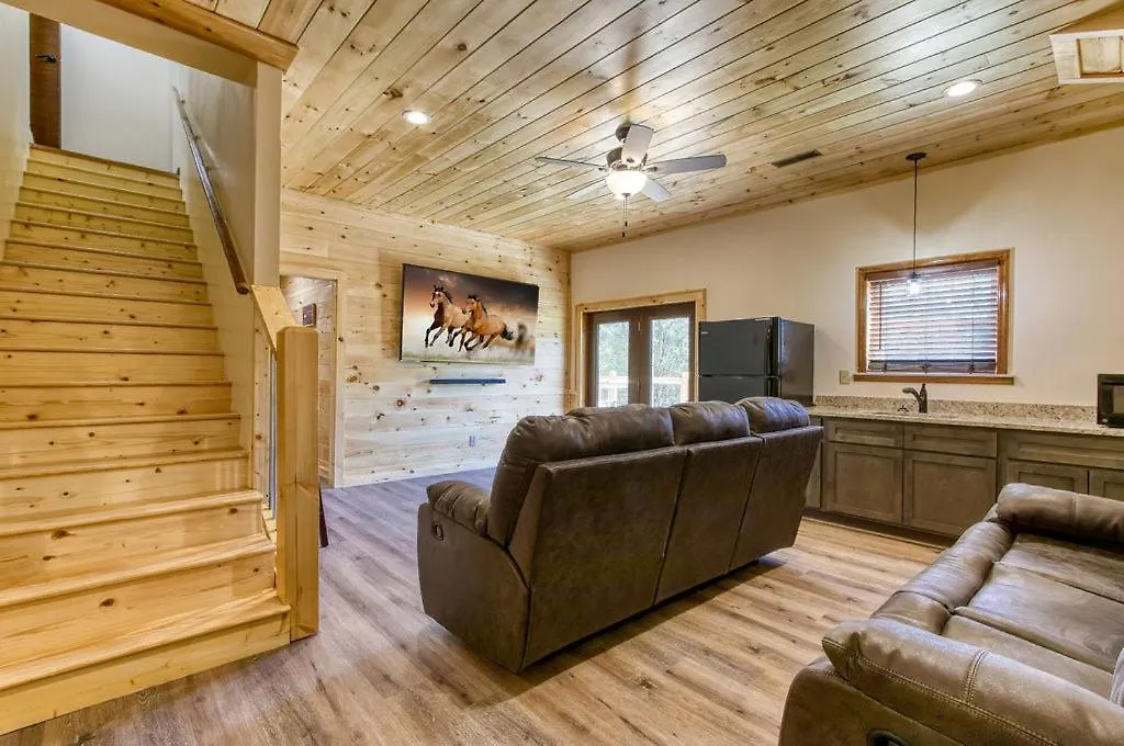 Chalet Getaway, Hot Tub, Game Room, Wifi, 1089 Free Tickets Each Paid Day, Dollywood And Pigeon Forge