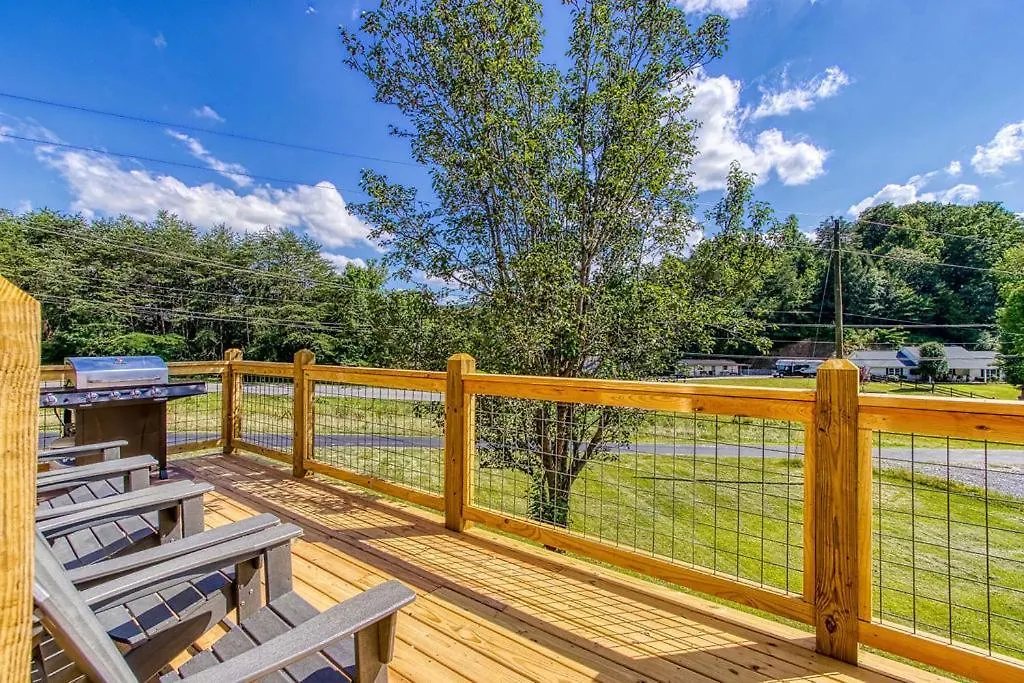 Chalet Getaway, Hot Tub, Game Room, Wifi, 1089 Free Tickets Each Paid Day, Dollywood And *